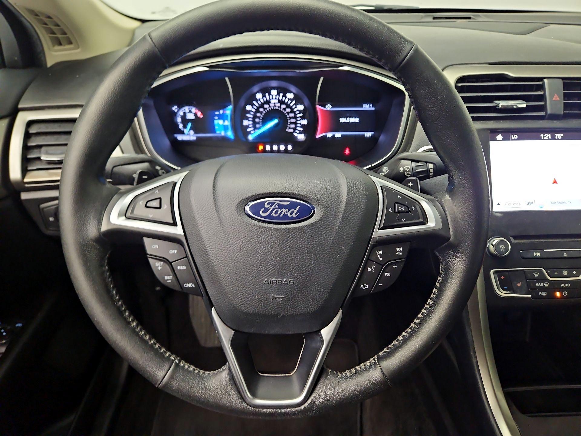 Thumbnail: 2017 Ford Fusion - 10