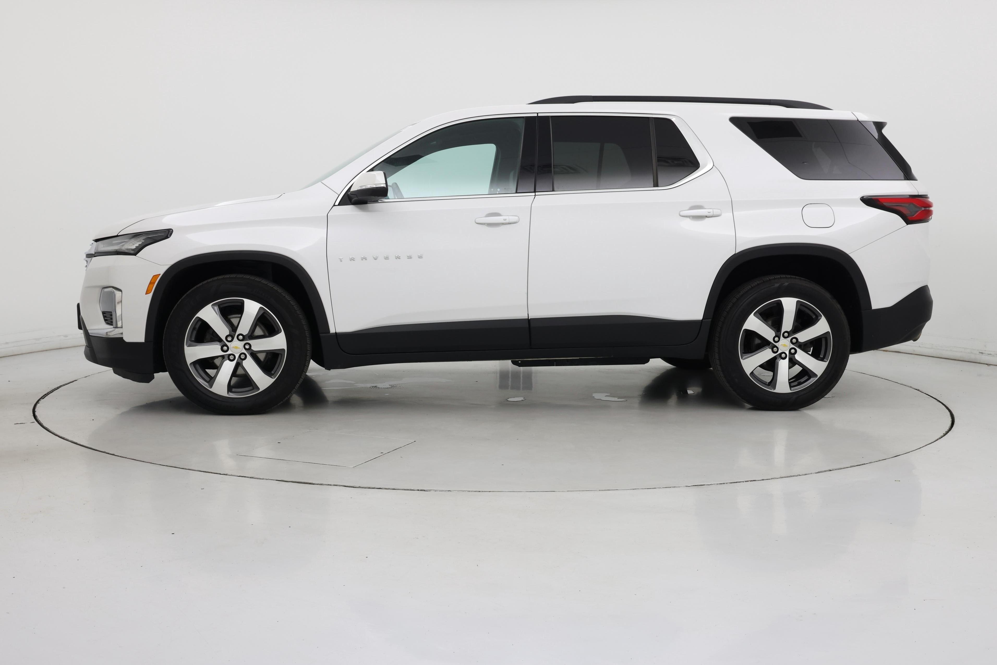 Thumbnail: 2022 Chevrolet Traverse - 3