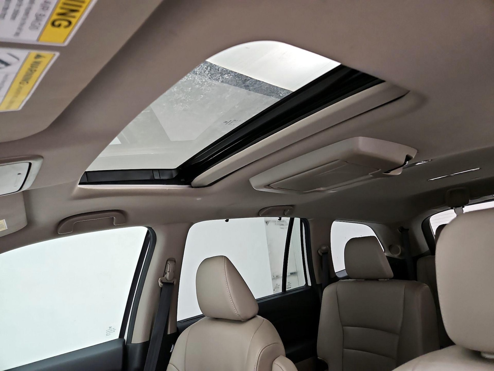 Sunroof(s) & Overhead Airbags