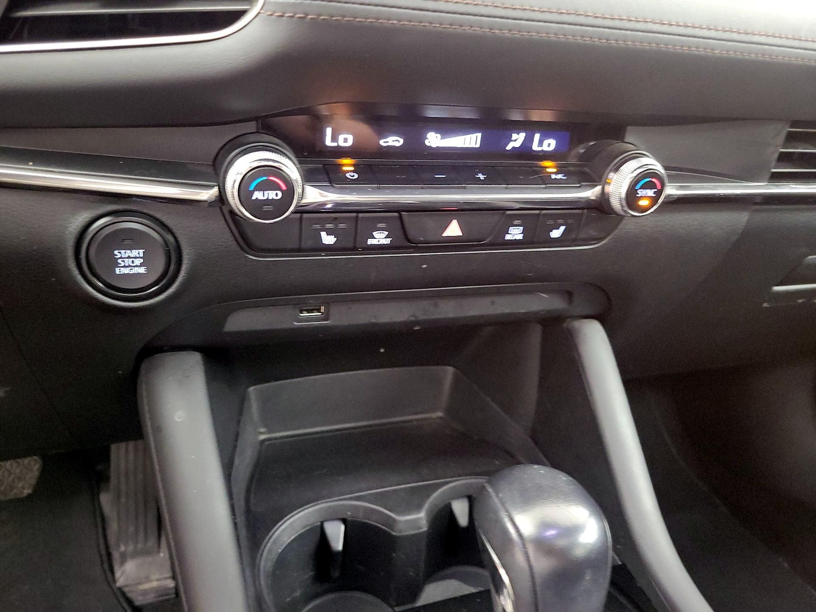 2020 Mazda Mazda3 Premium AWD - Photo 17