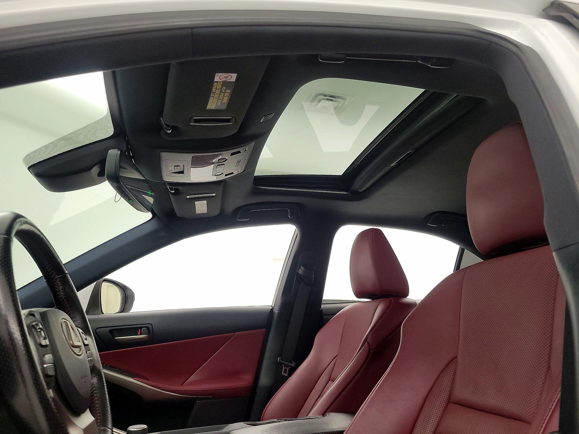 Thumbnail: 2018 Lexus IS - 19