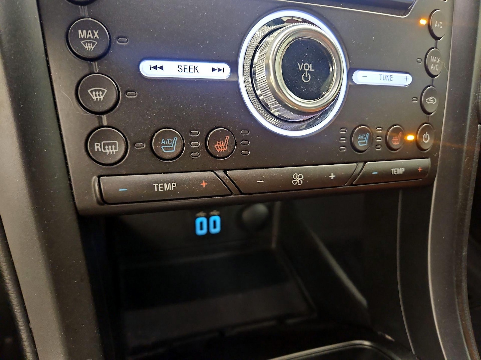 2020 Ford Fusion Titanium - Photo 18