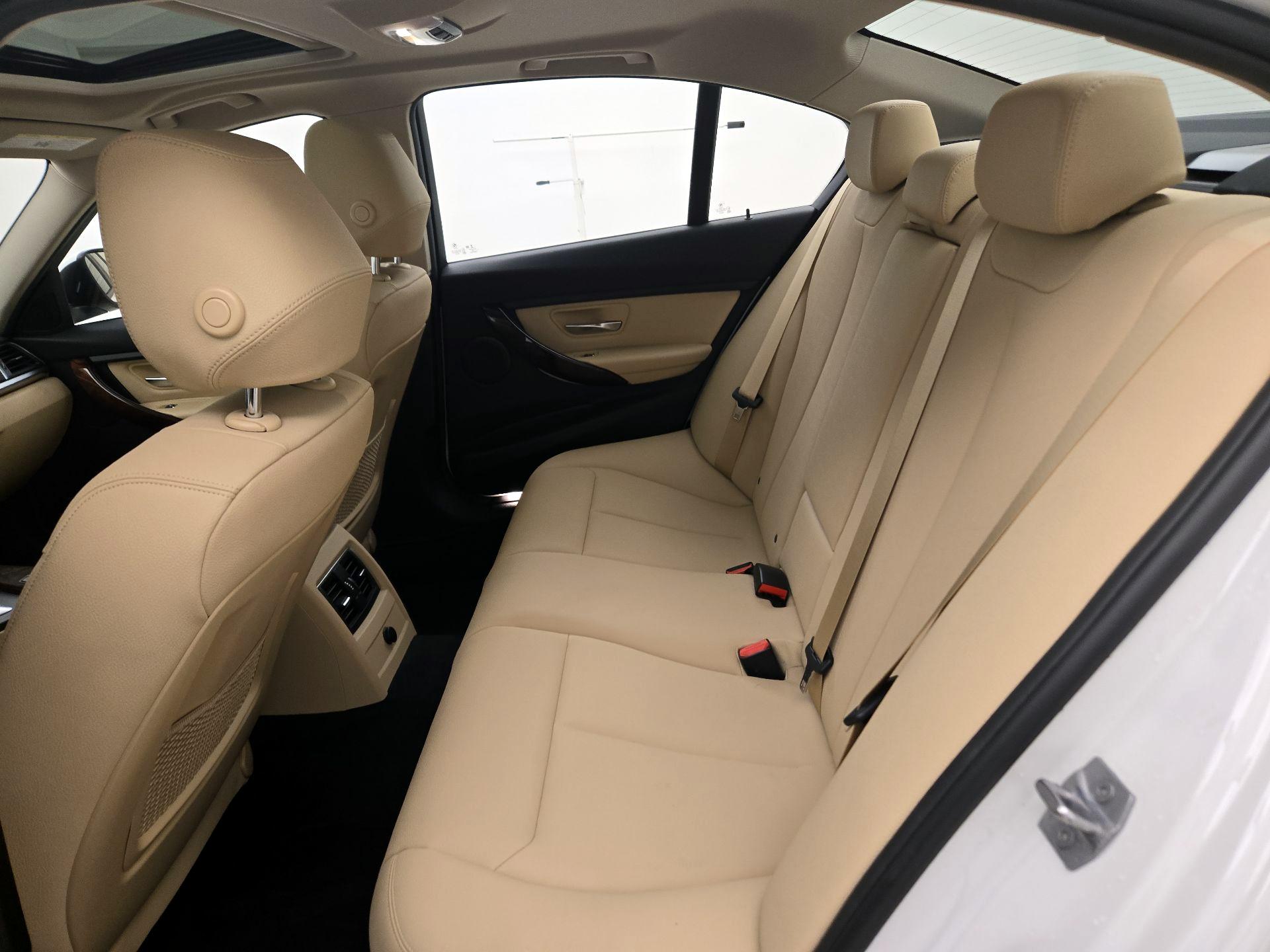Thumbnail: 2018 BMW 3 Series - 19