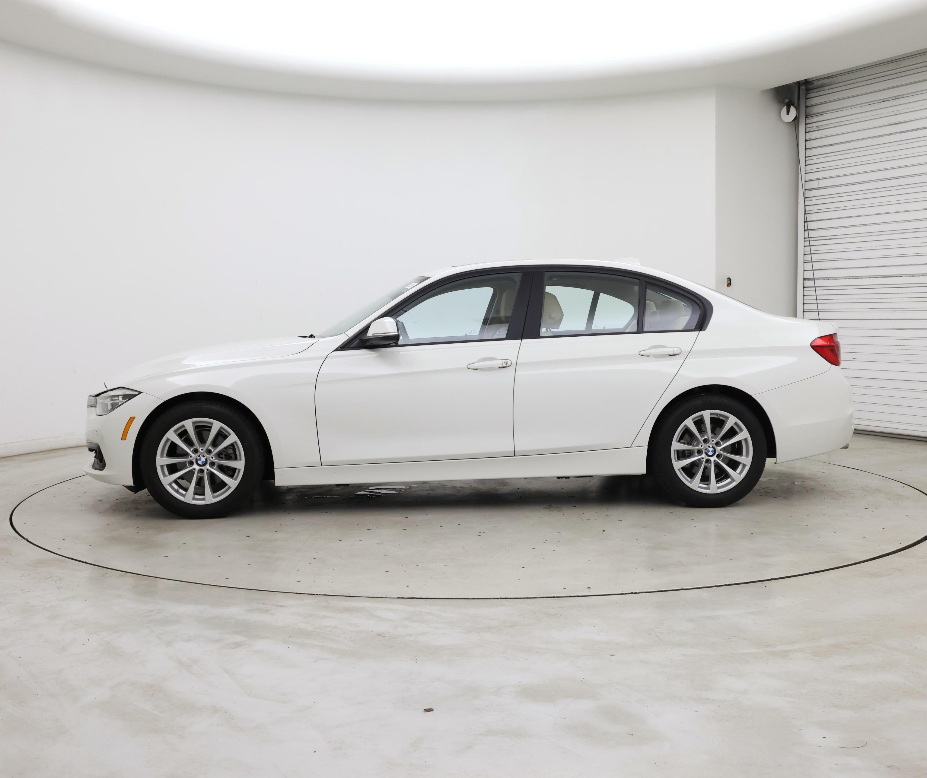 Thumbnail: 2018 BMW 3 Series - 3