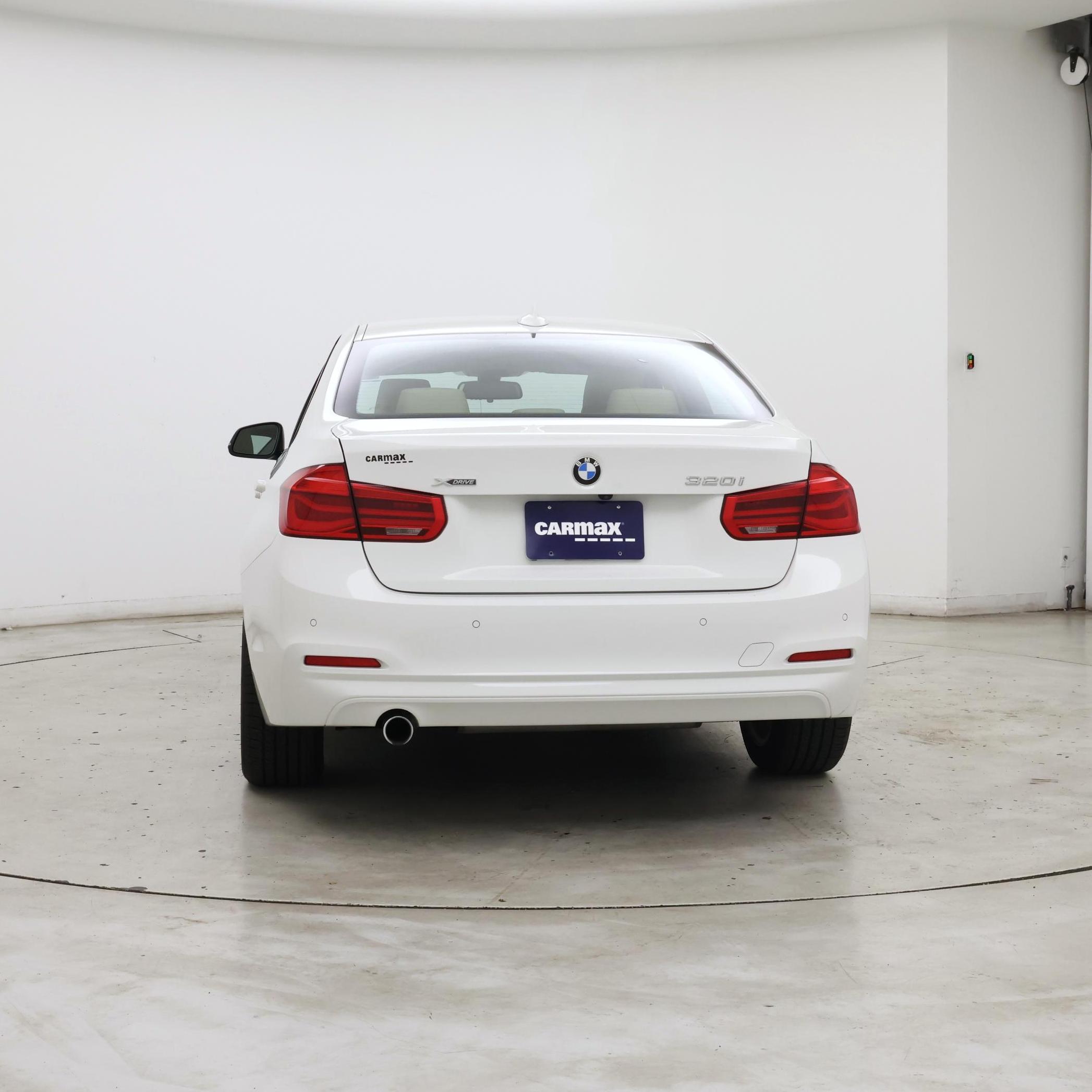 Thumbnail: 2018 BMW 3 Series - 6