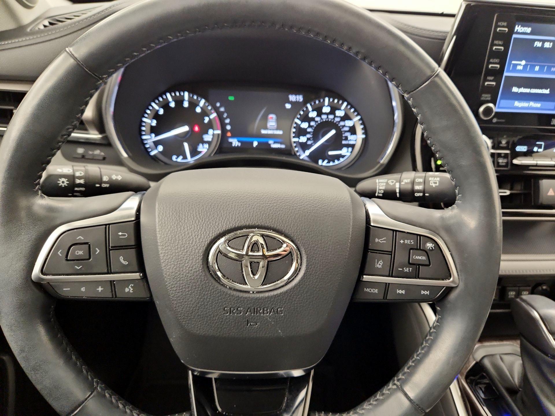 Thumbnail: 2021 Toyota Highlander - 10
