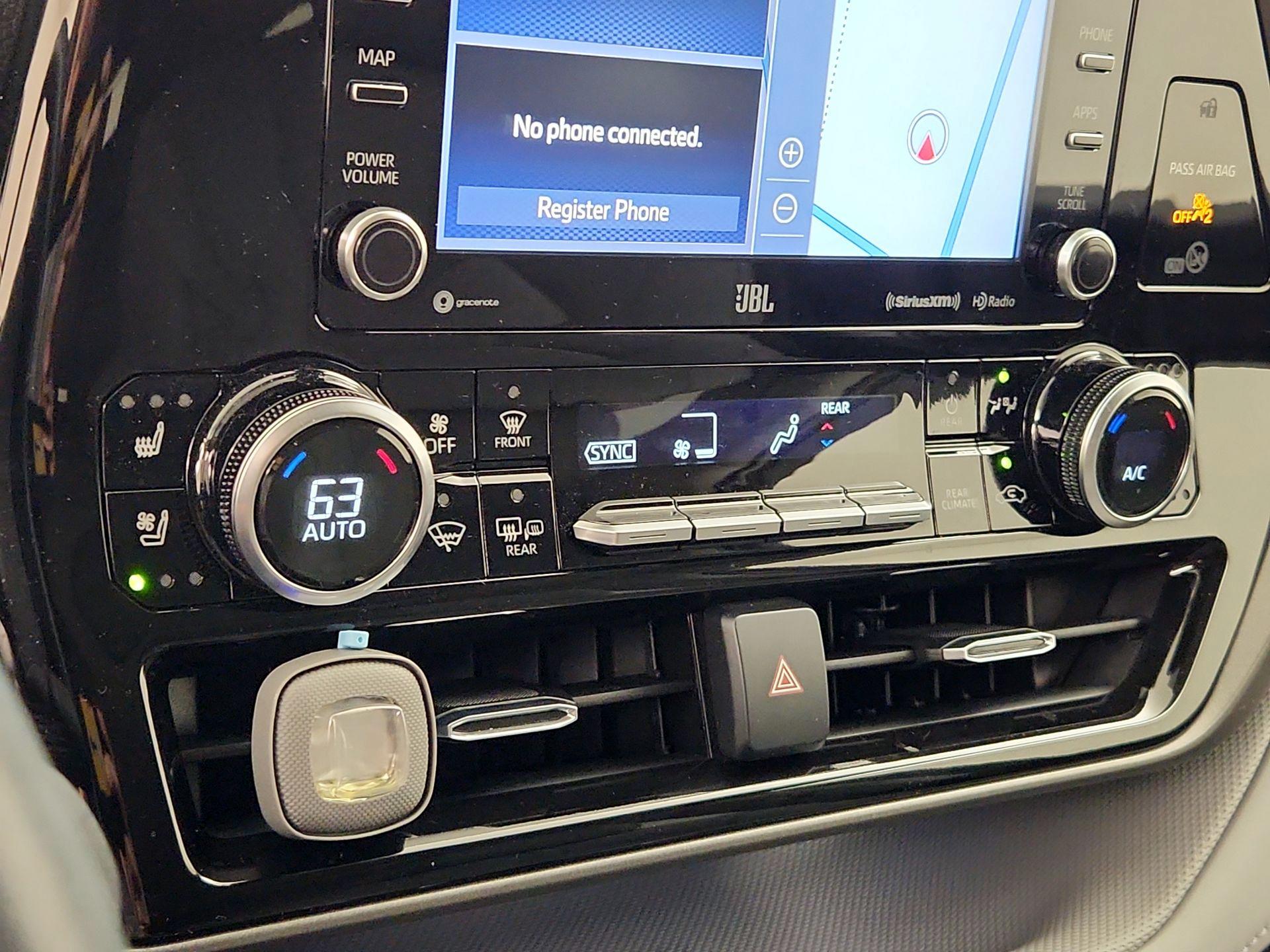 Thumbnail: 2021 Toyota Highlander - 17