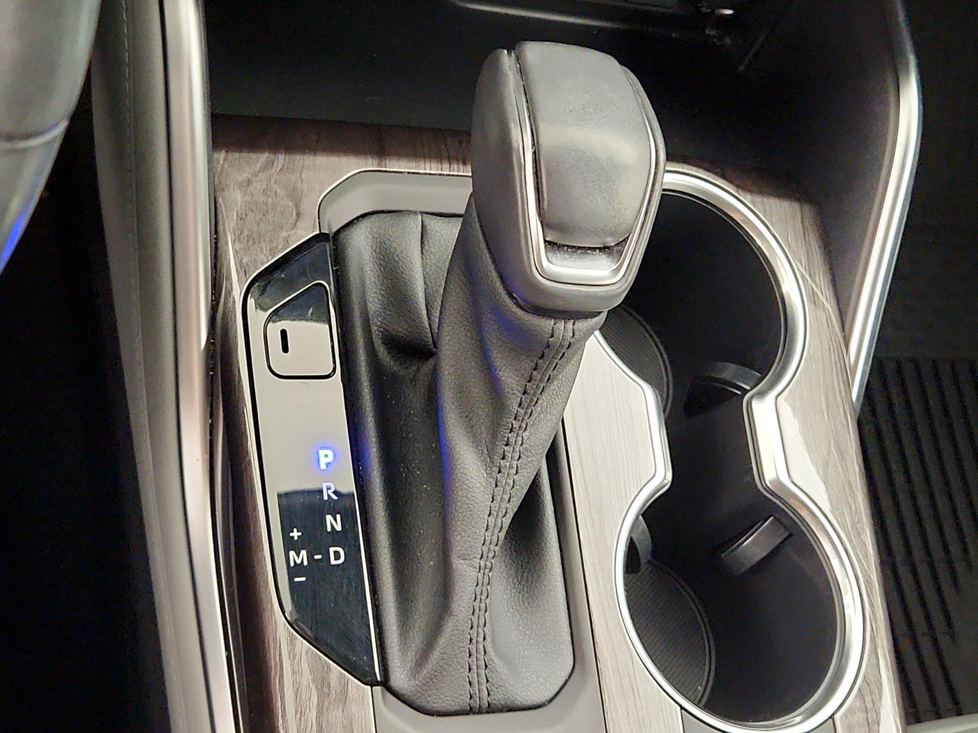 Thumbnail: 2021 Toyota Highlander - 18