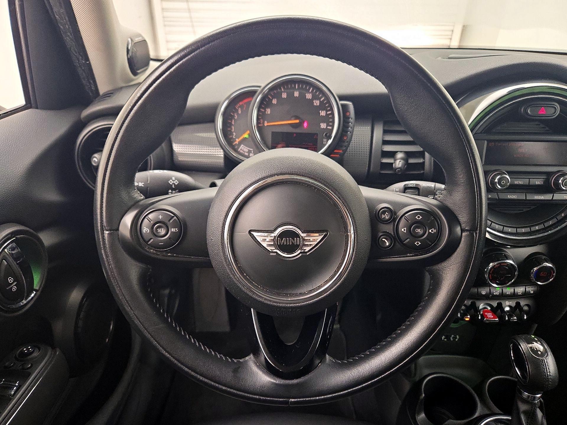 Thumbnail: 2015 MINI Cooper Hardtop - 10