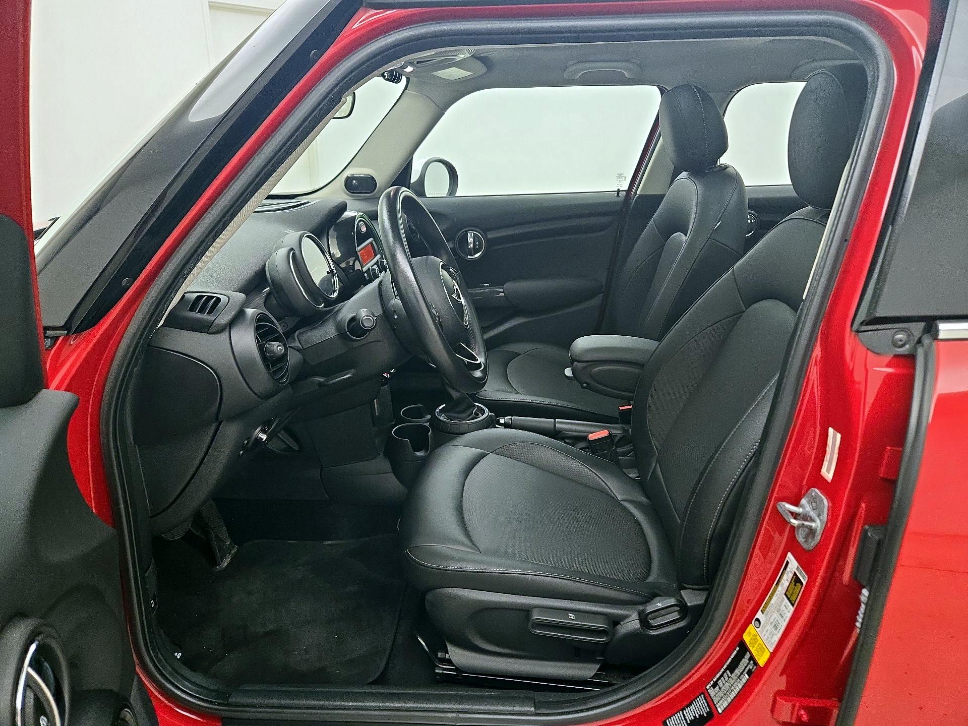Thumbnail: 2015 MINI Cooper Hardtop - 11