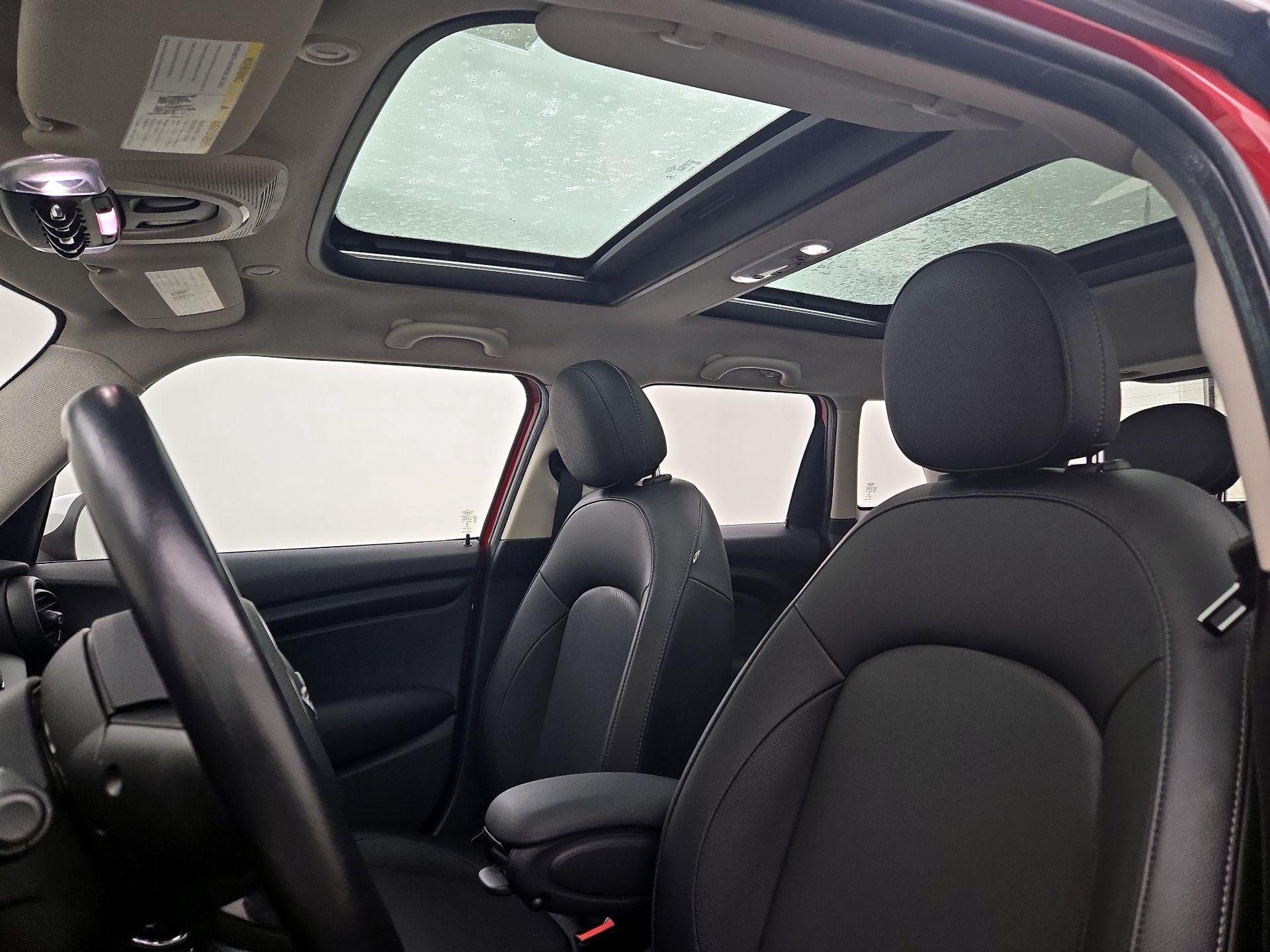 Thumbnail: 2015 MINI Cooper Hardtop - 18