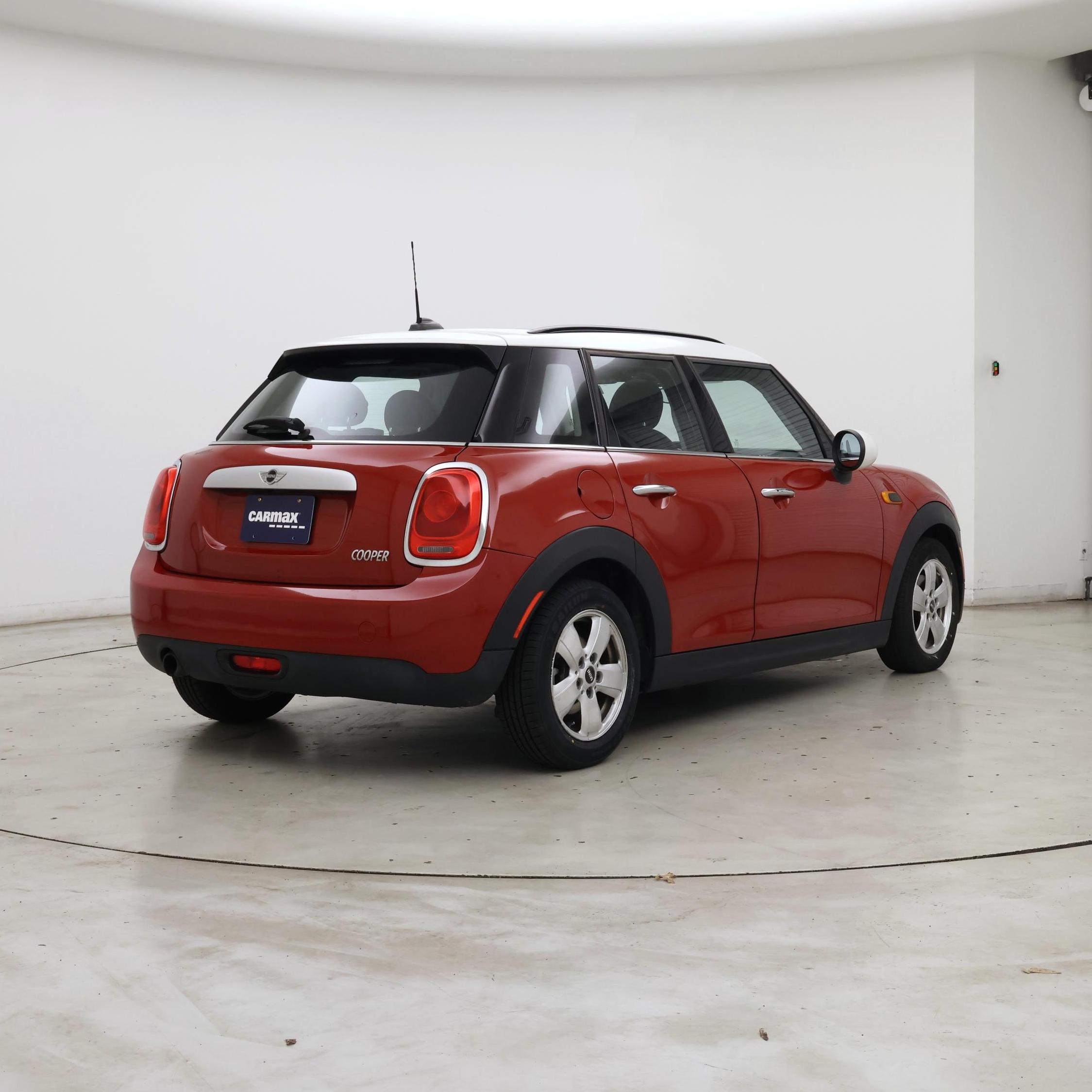 Thumbnail: 2015 MINI Cooper Hardtop - 8