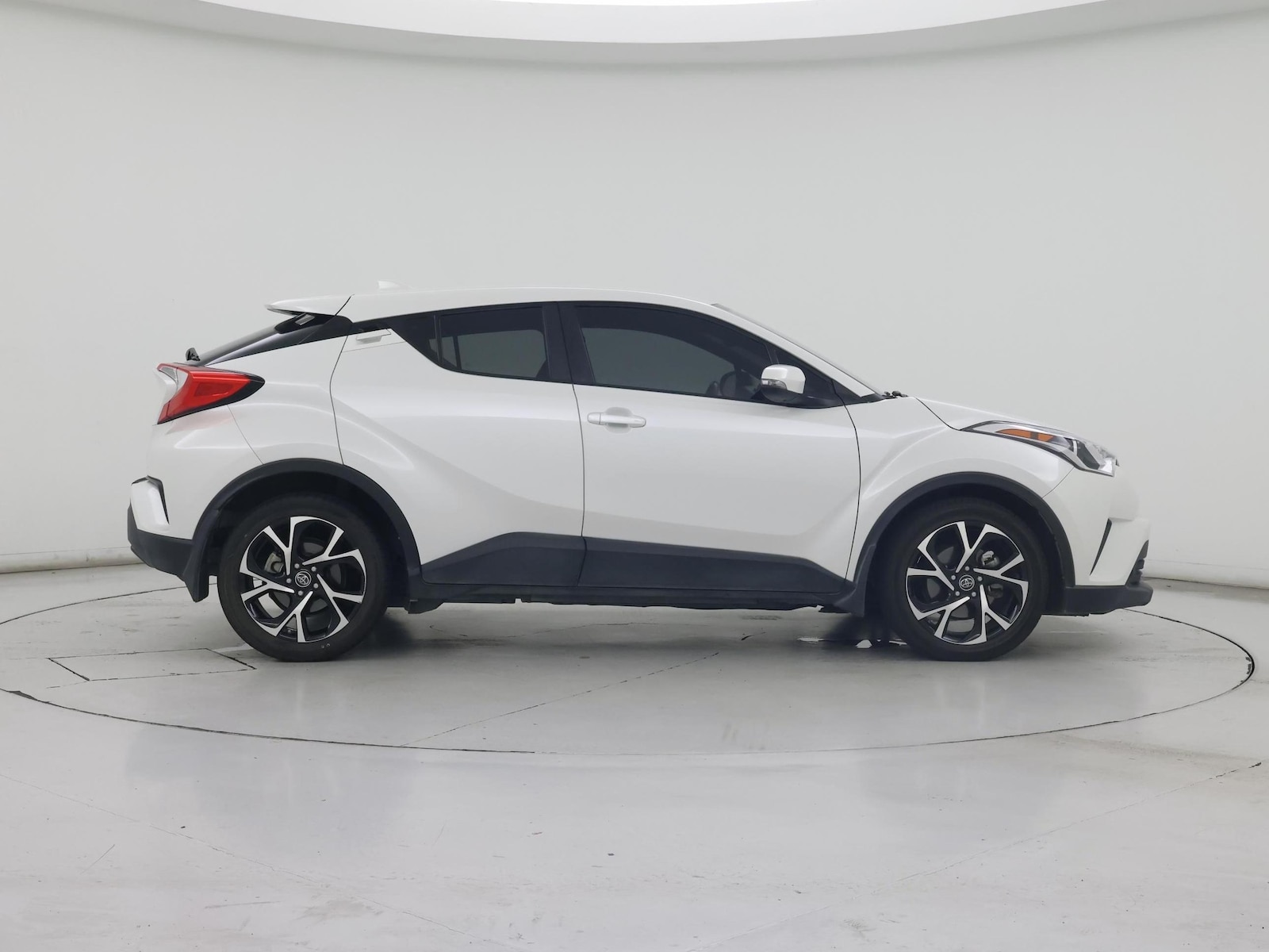 2018 Toyota C-HR XLE Premium - Photo 8