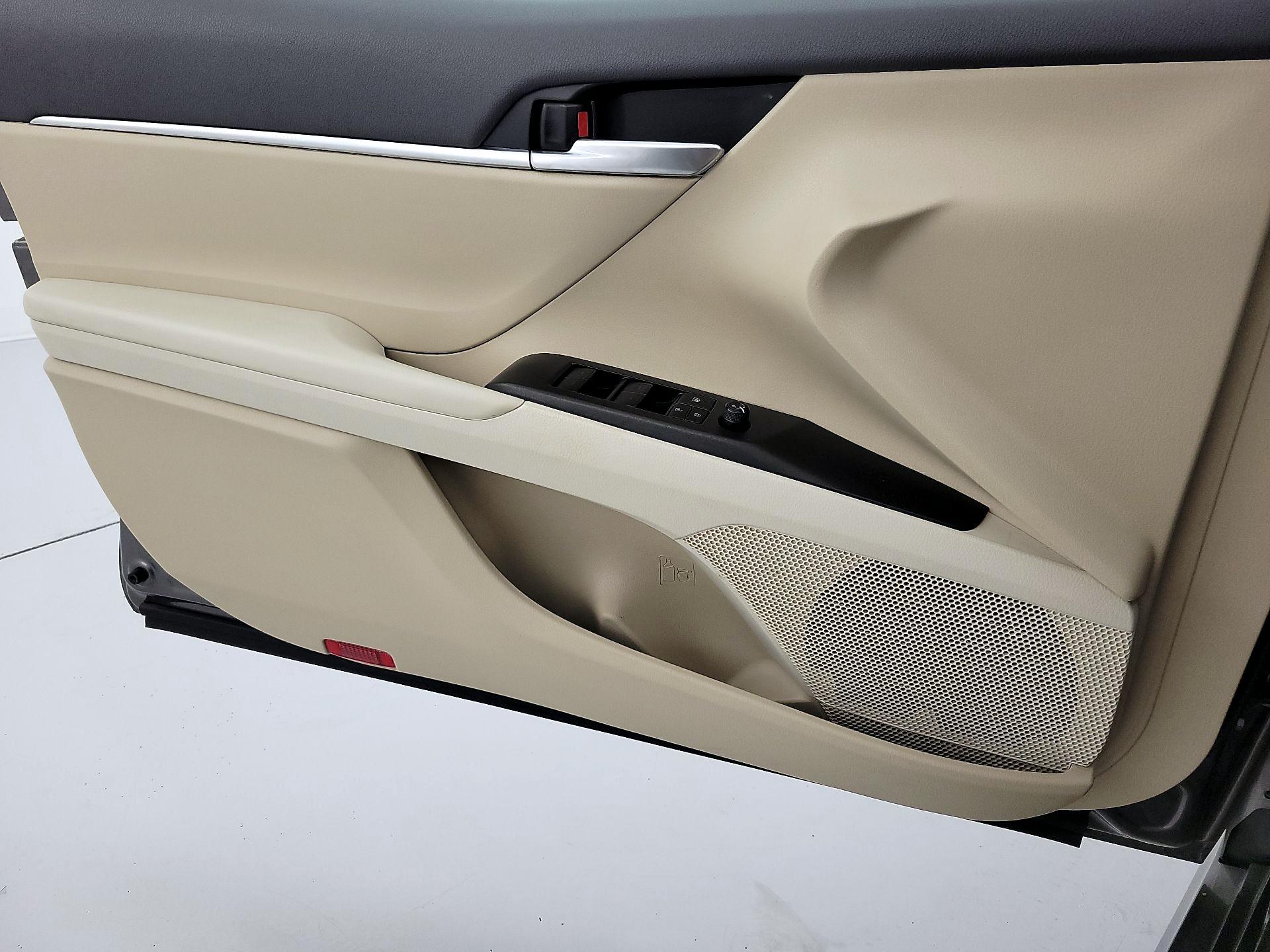 Thumbnail: 2023 Toyota Camry - 12
