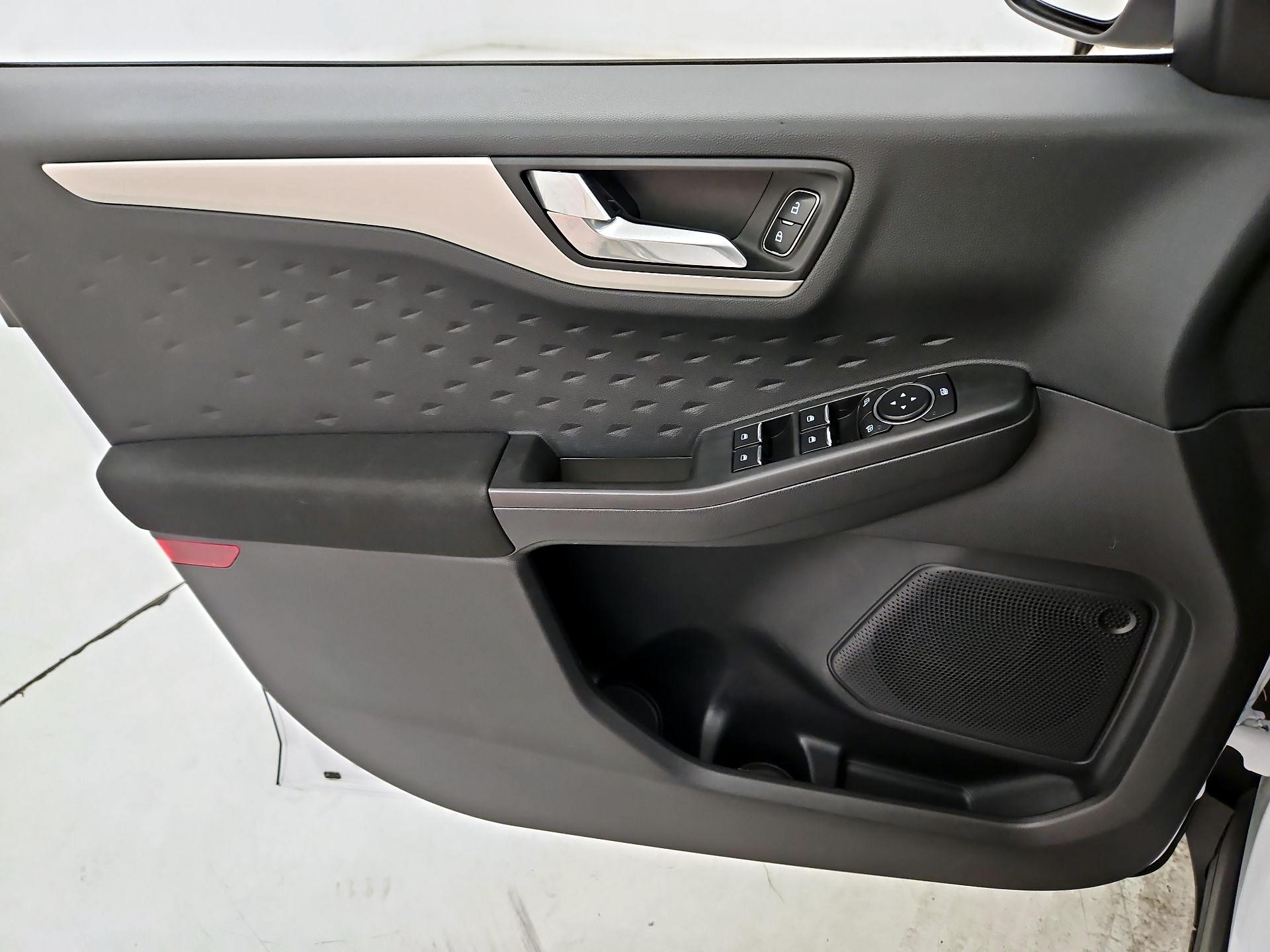 Thumbnail: 2020 Ford Escape - 12