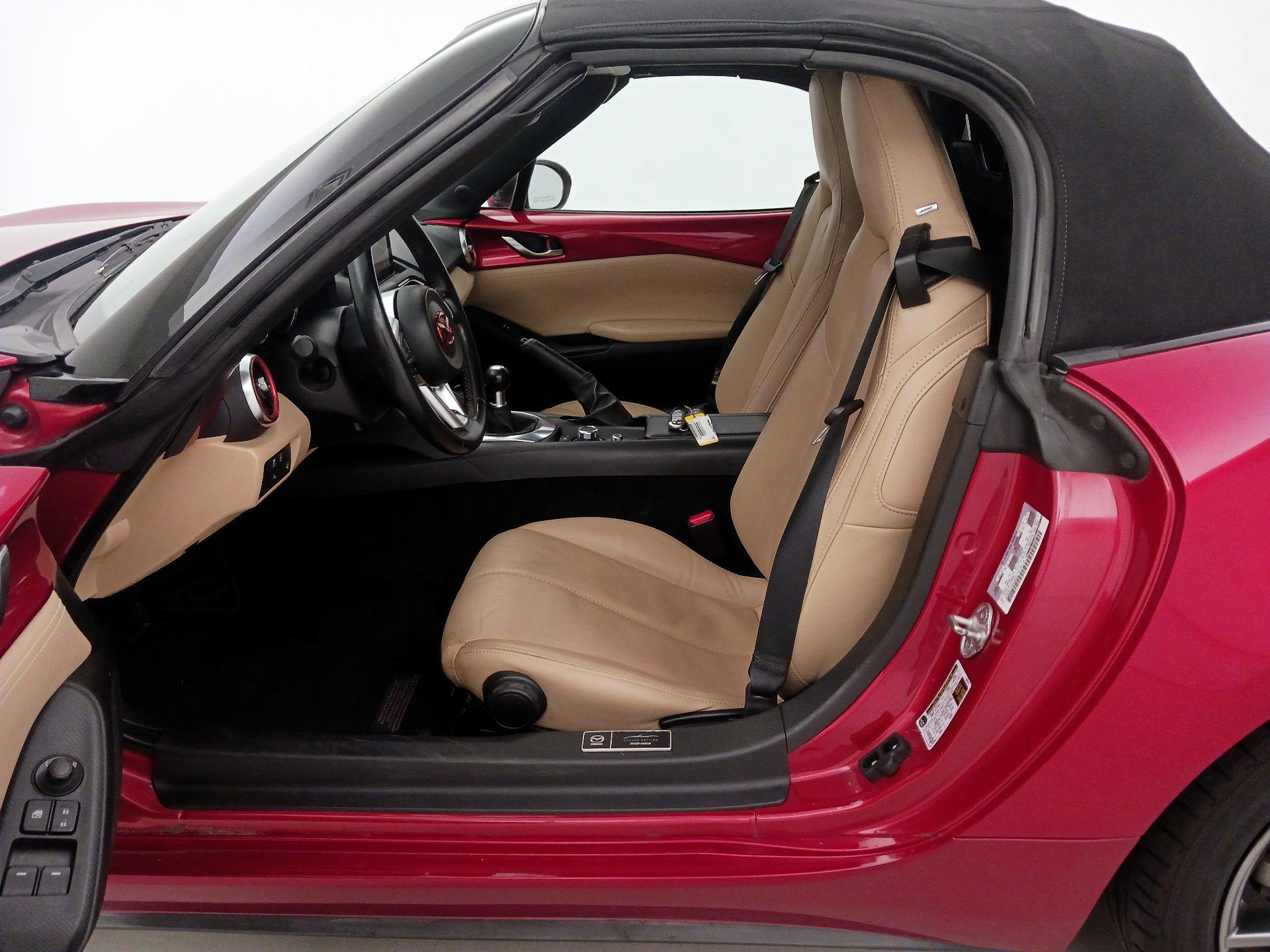 Thumbnail: 2016 Mazda MX-5 Miata - 11