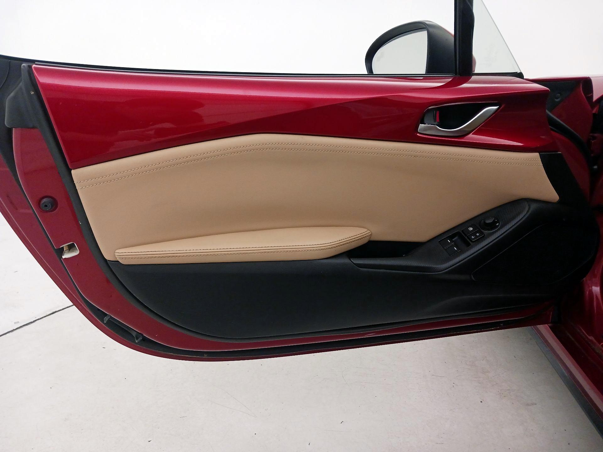 Thumbnail: 2016 Mazda MX-5 Miata - 12