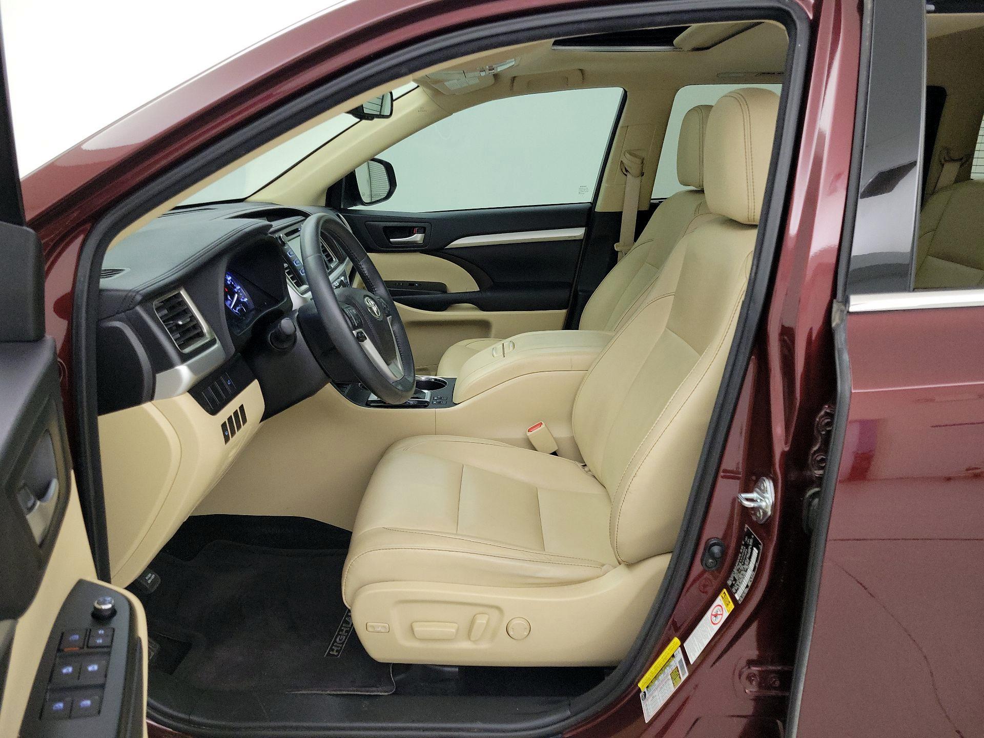 Thumbnail: 2016 Toyota Highlander - 11