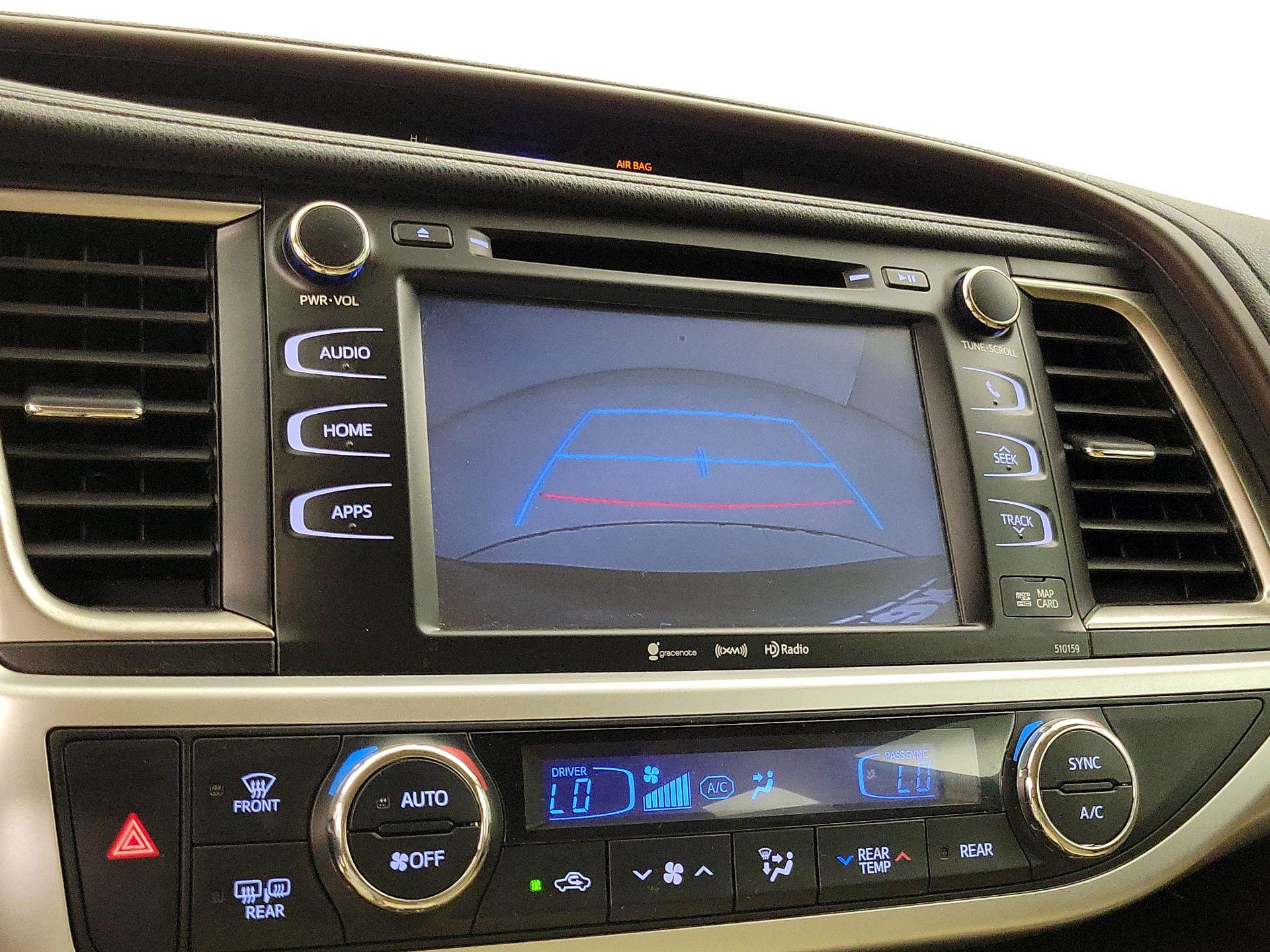 Thumbnail: 2016 Toyota Highlander - 14