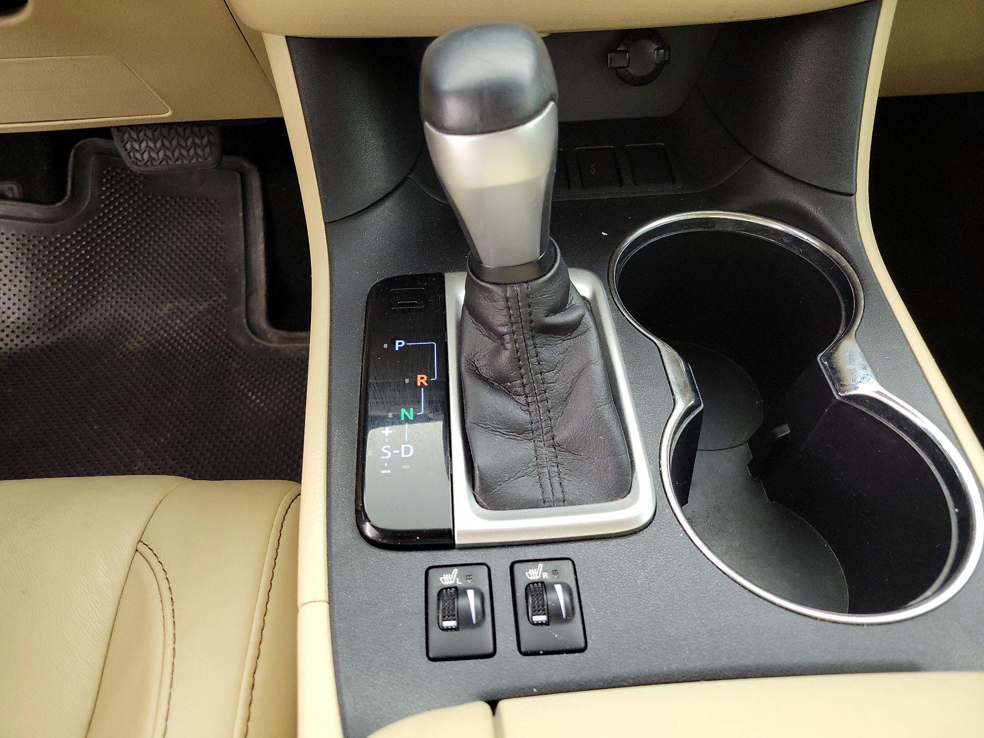 Thumbnail: 2016 Toyota Highlander - 17