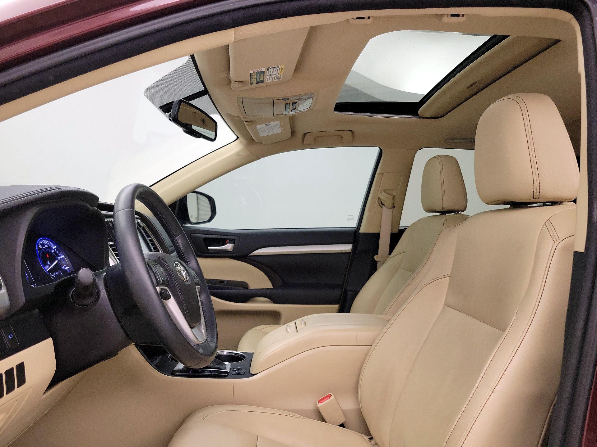 Thumbnail: 2016 Toyota Highlander - 19