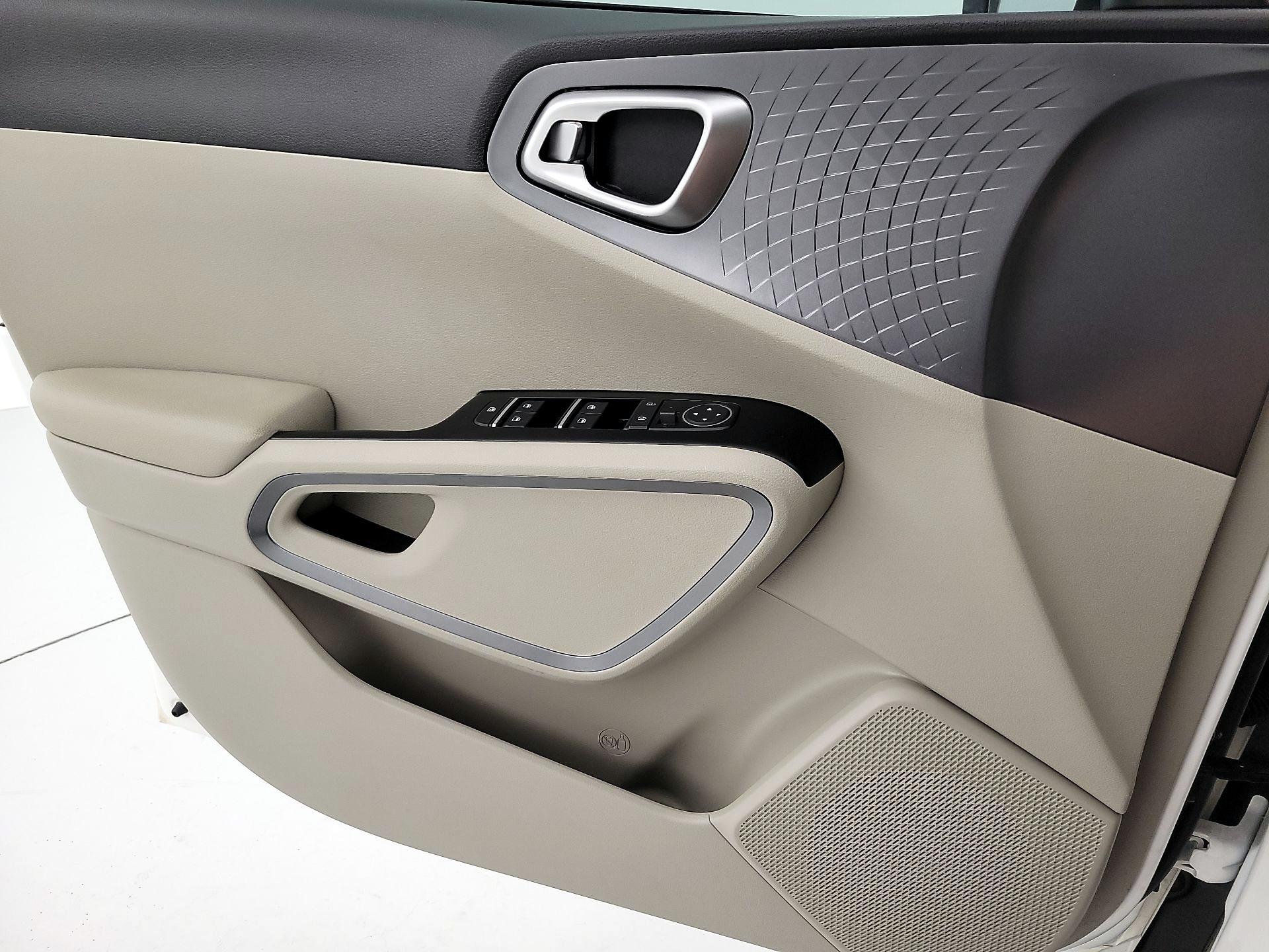 Thumbnail: 2020 Kia Soul - 12