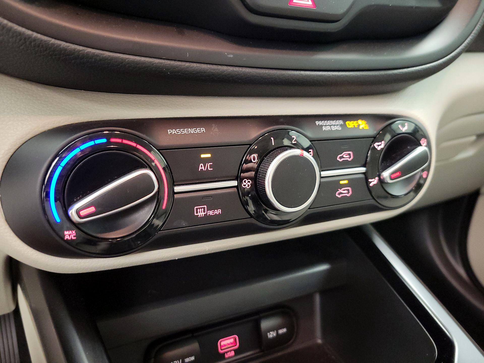 Thumbnail: 2020 Kia Soul - 16