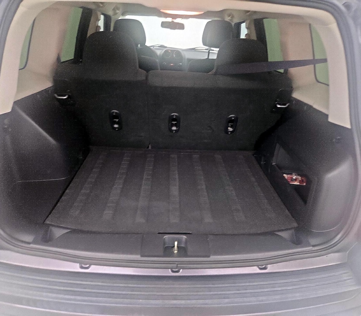 Trunk/Cargo (Seats Up)