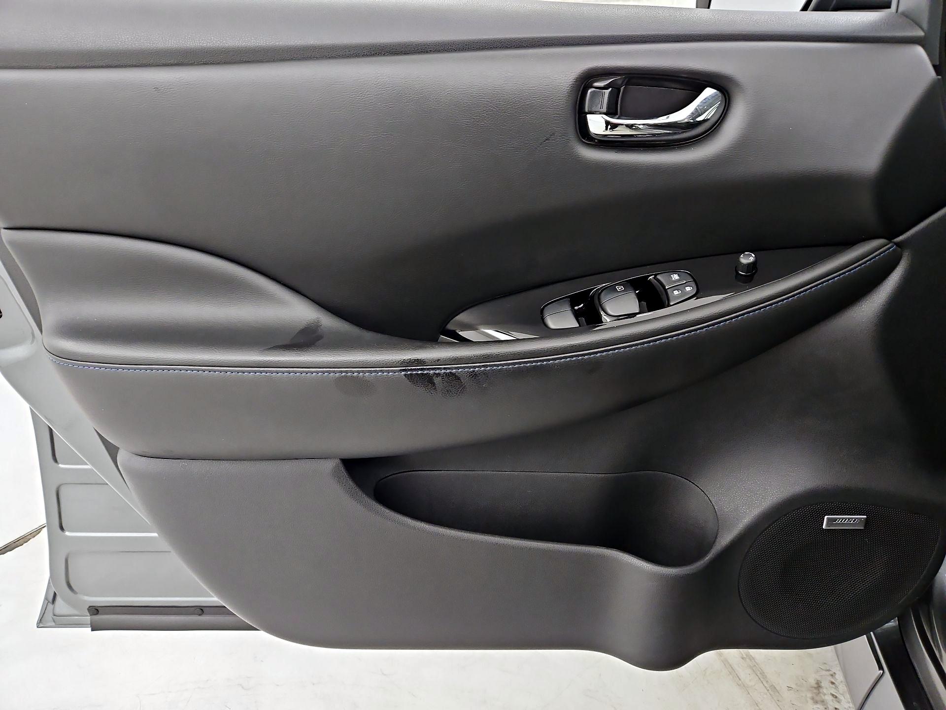 Thumbnail: 2019 Nissan Leaf - 12