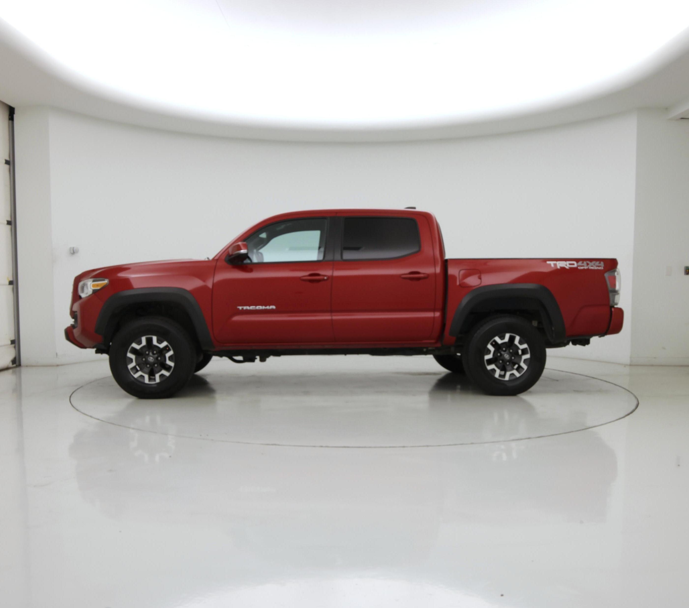 Thumbnail: 2020 Toyota Tacoma - 3