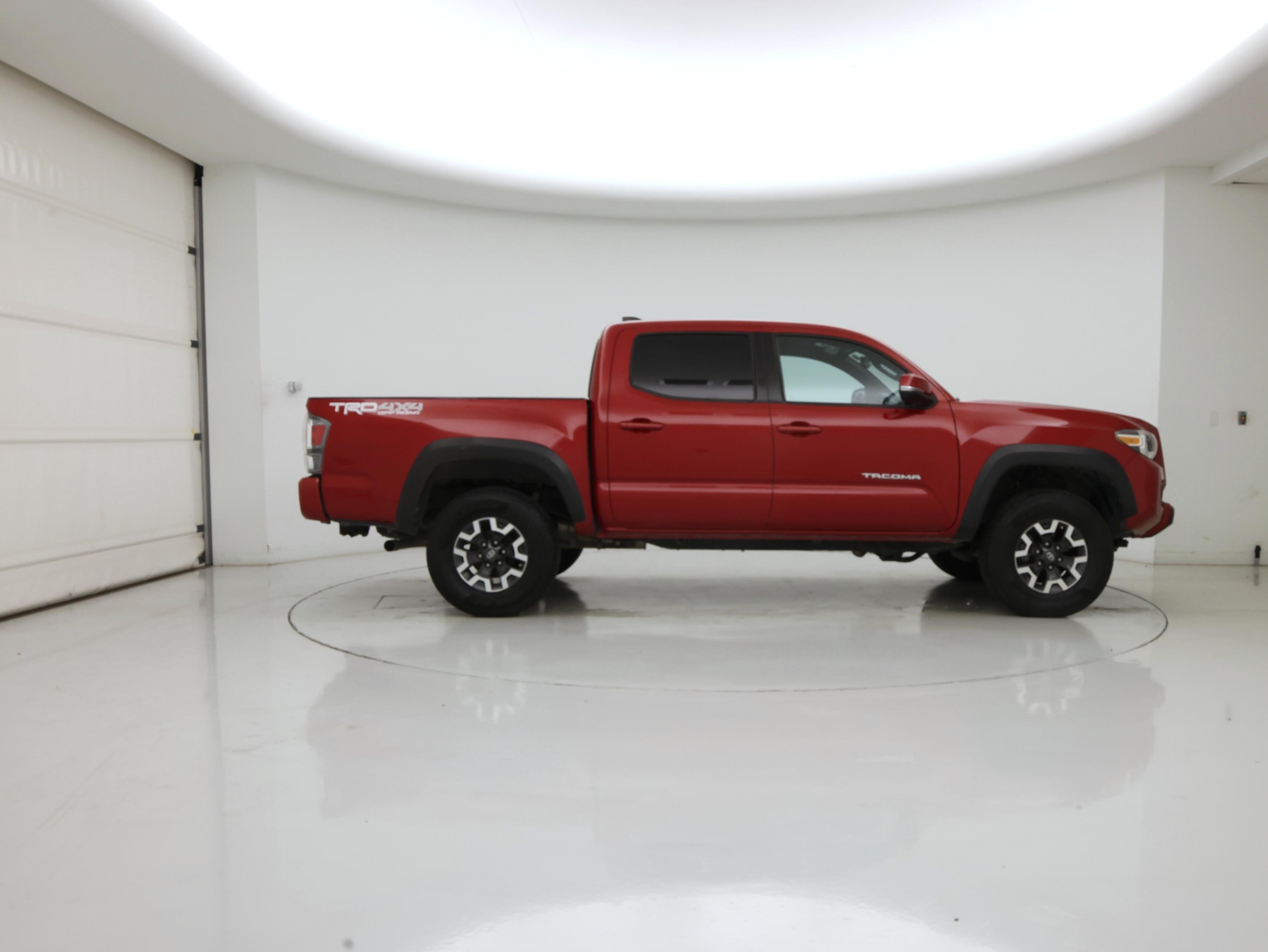 Thumbnail: 2020 Toyota Tacoma - 7