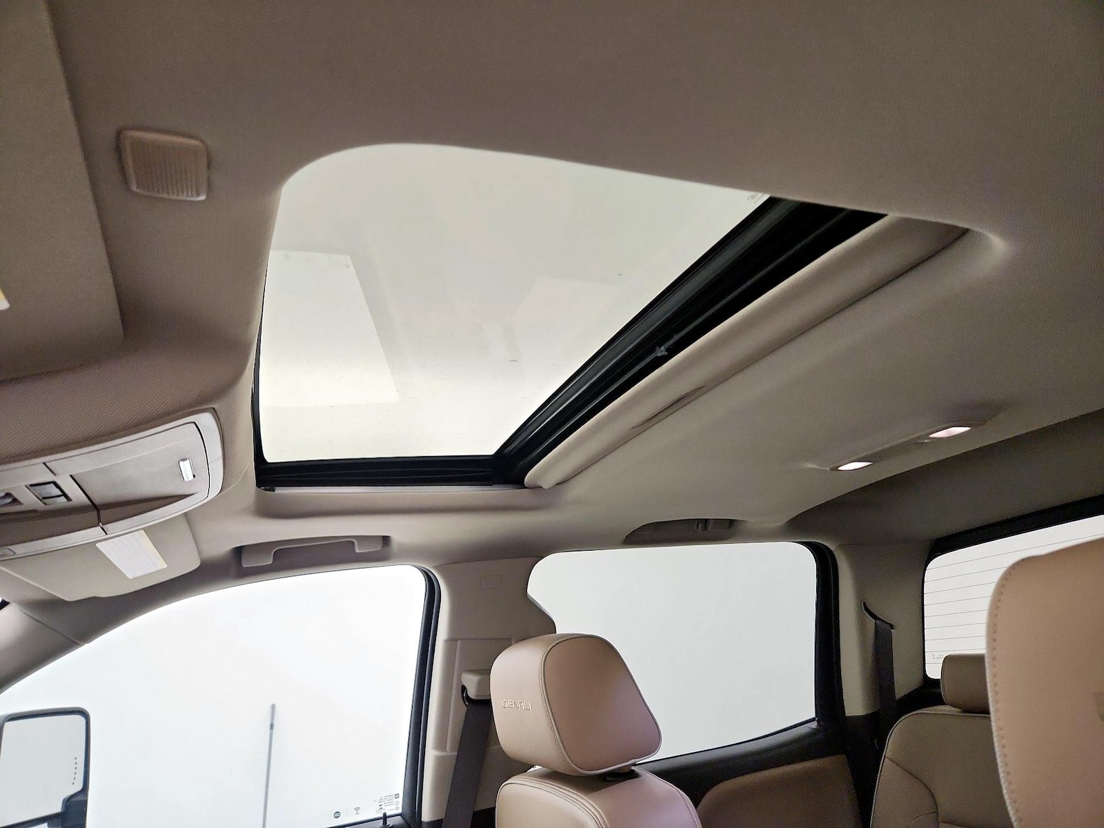 Sunroof(s) & Overhead Airbags