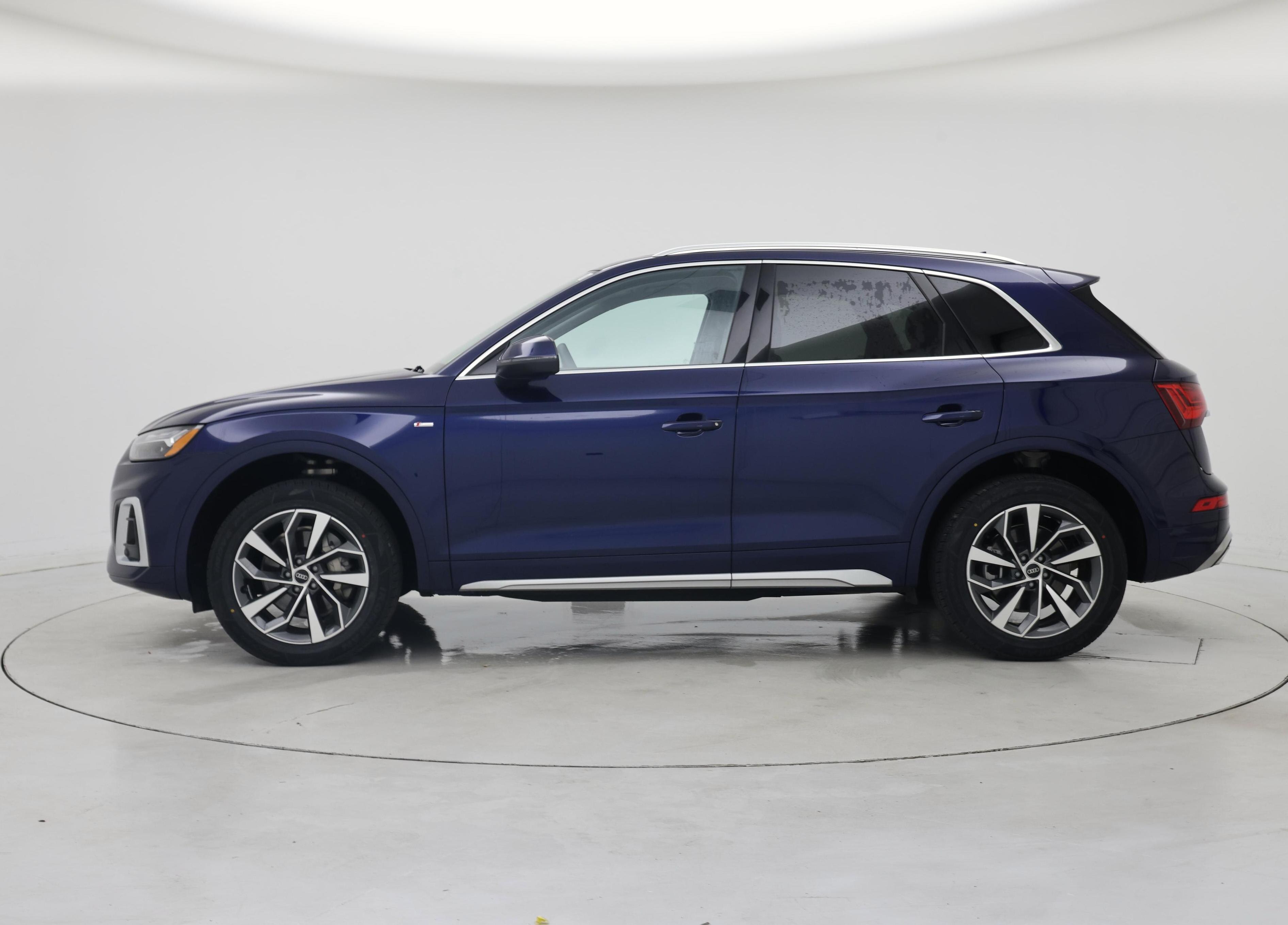 Thumbnail: 2023 Audi Q5 - 3