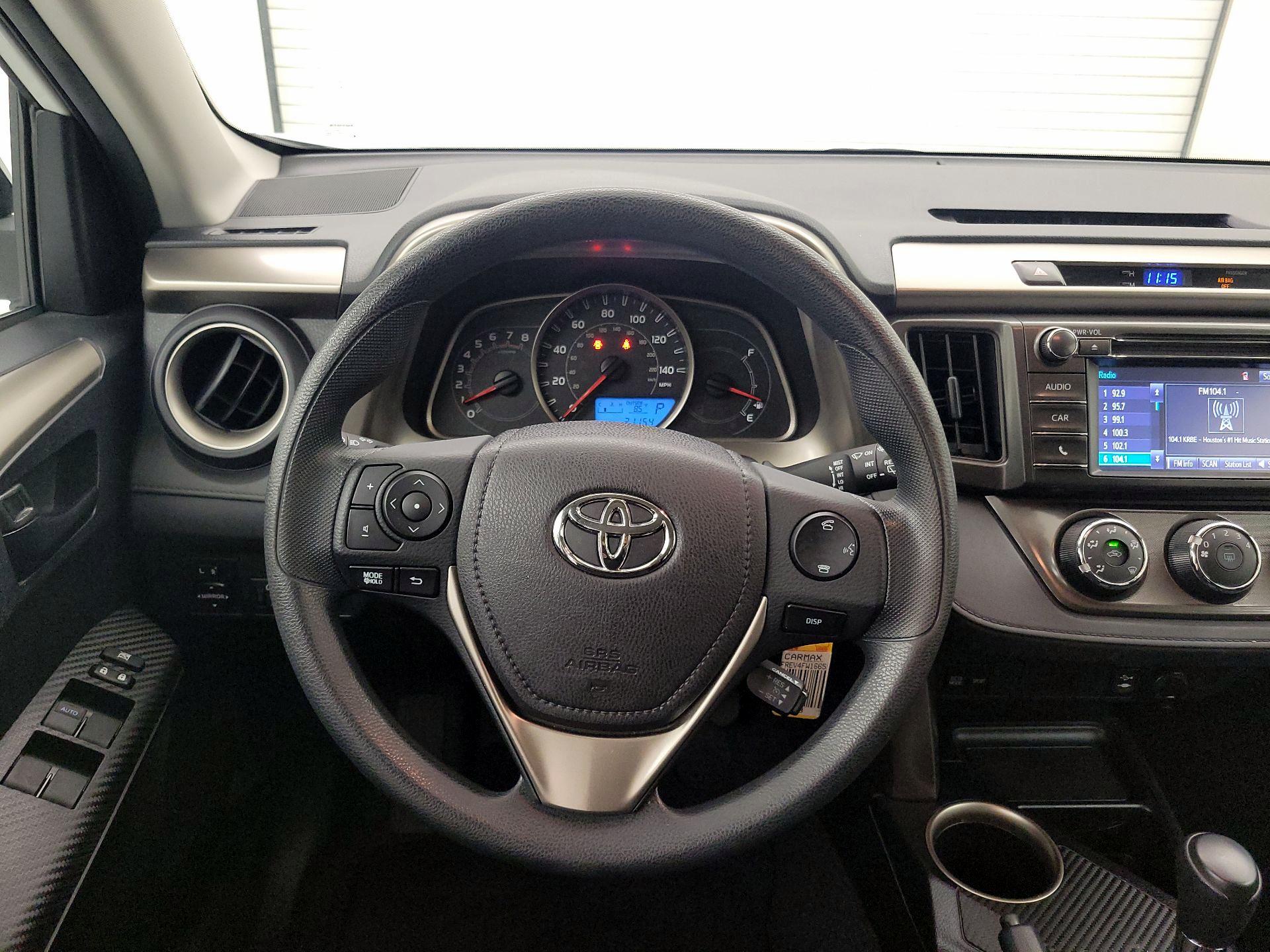 Thumbnail: 2015 Toyota RAV4 - 10