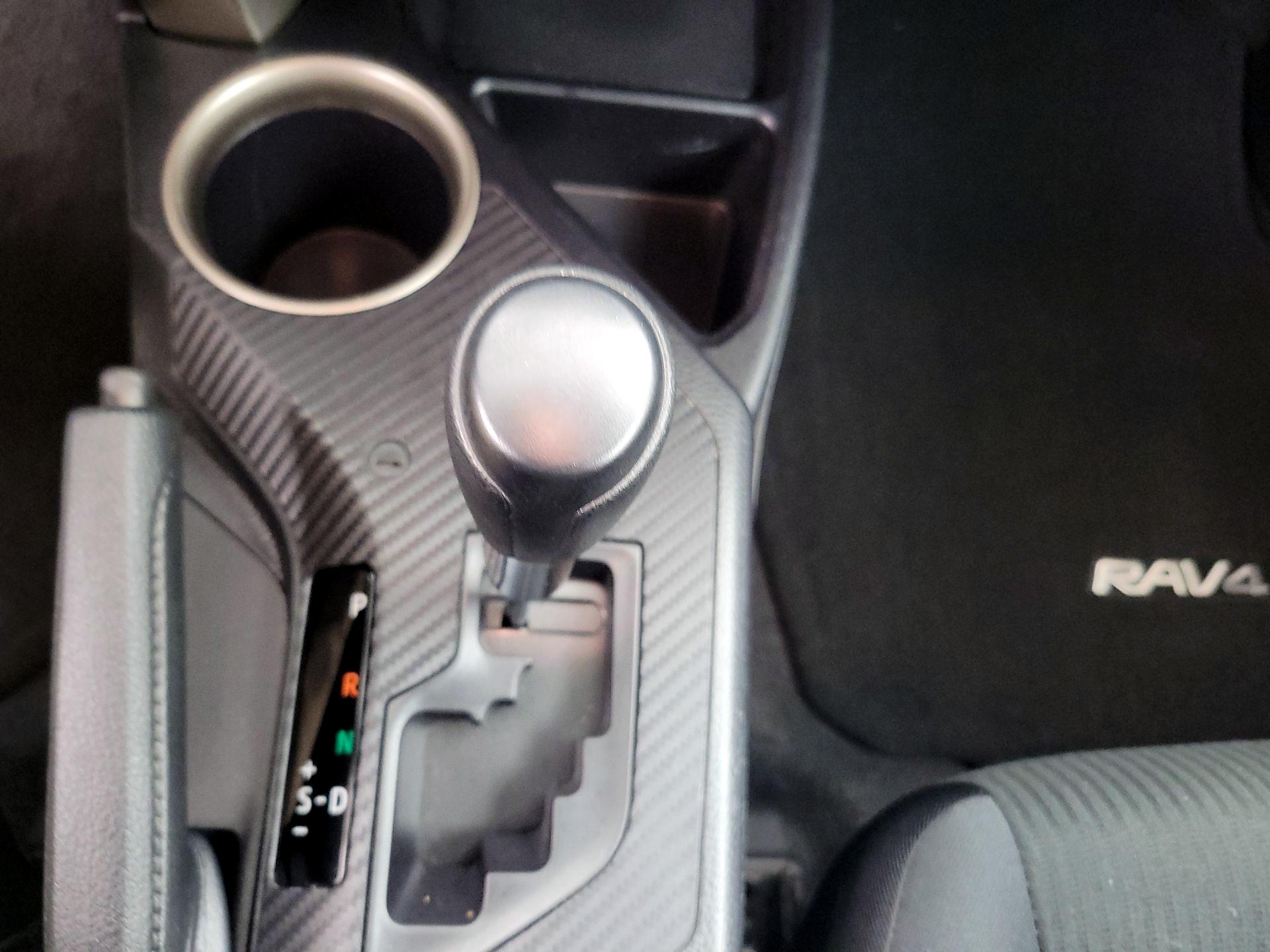 Thumbnail: 2015 Toyota RAV4 - 17