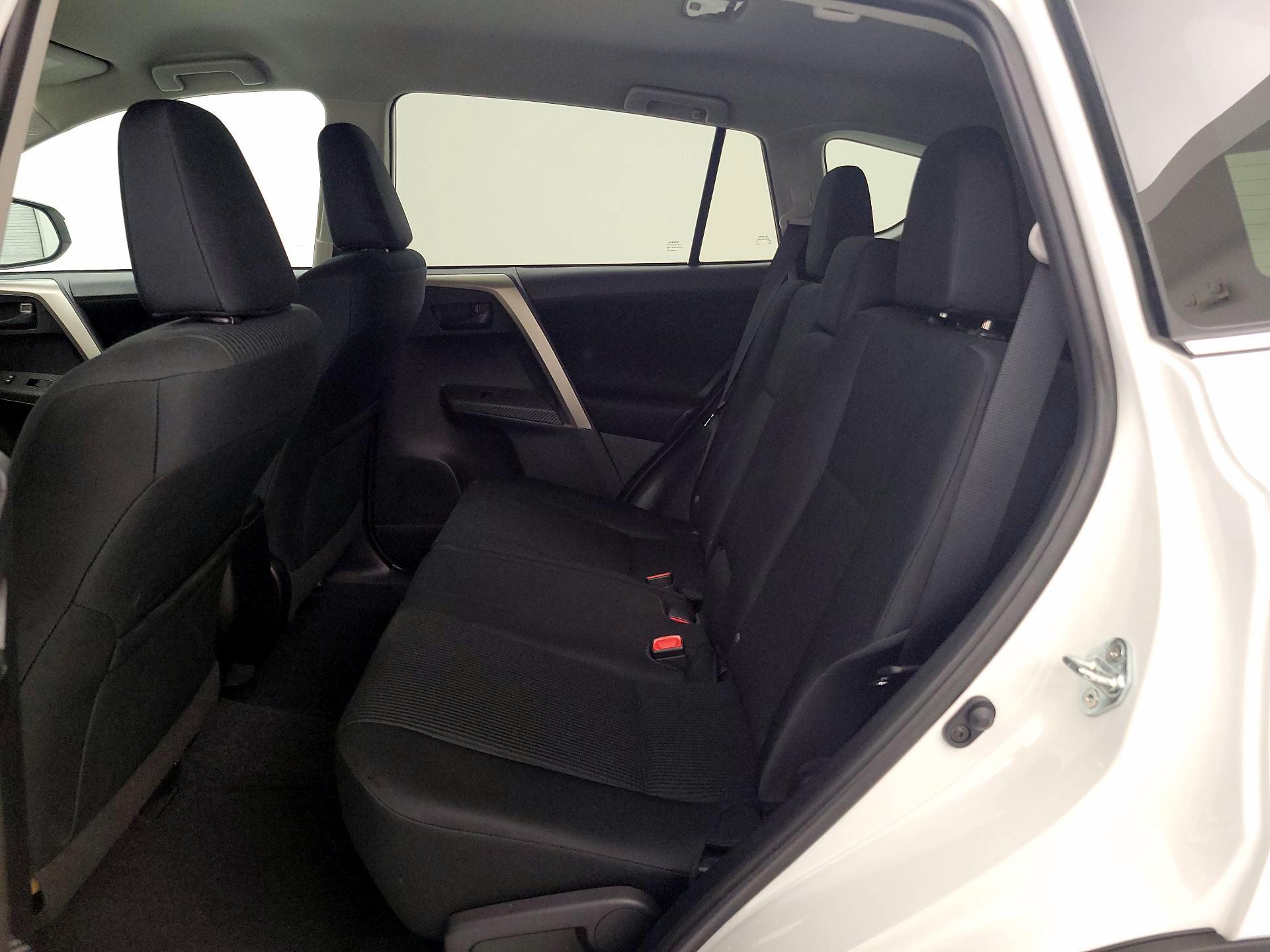 Thumbnail: 2015 Toyota RAV4 - 19