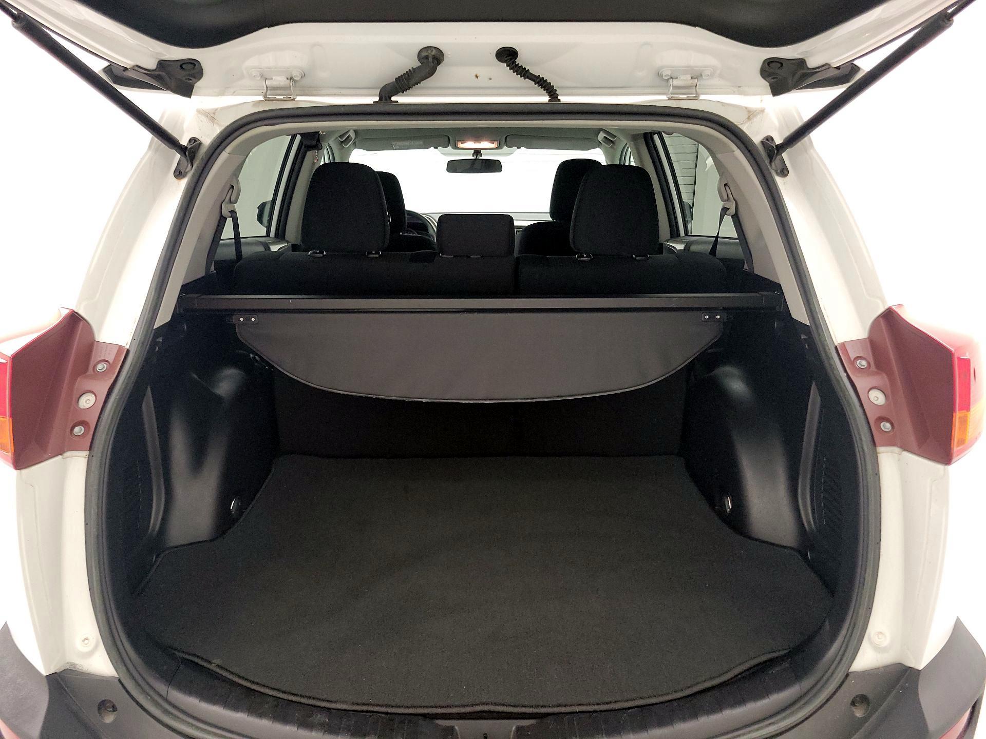 Thumbnail: 2015 Toyota RAV4 - 20