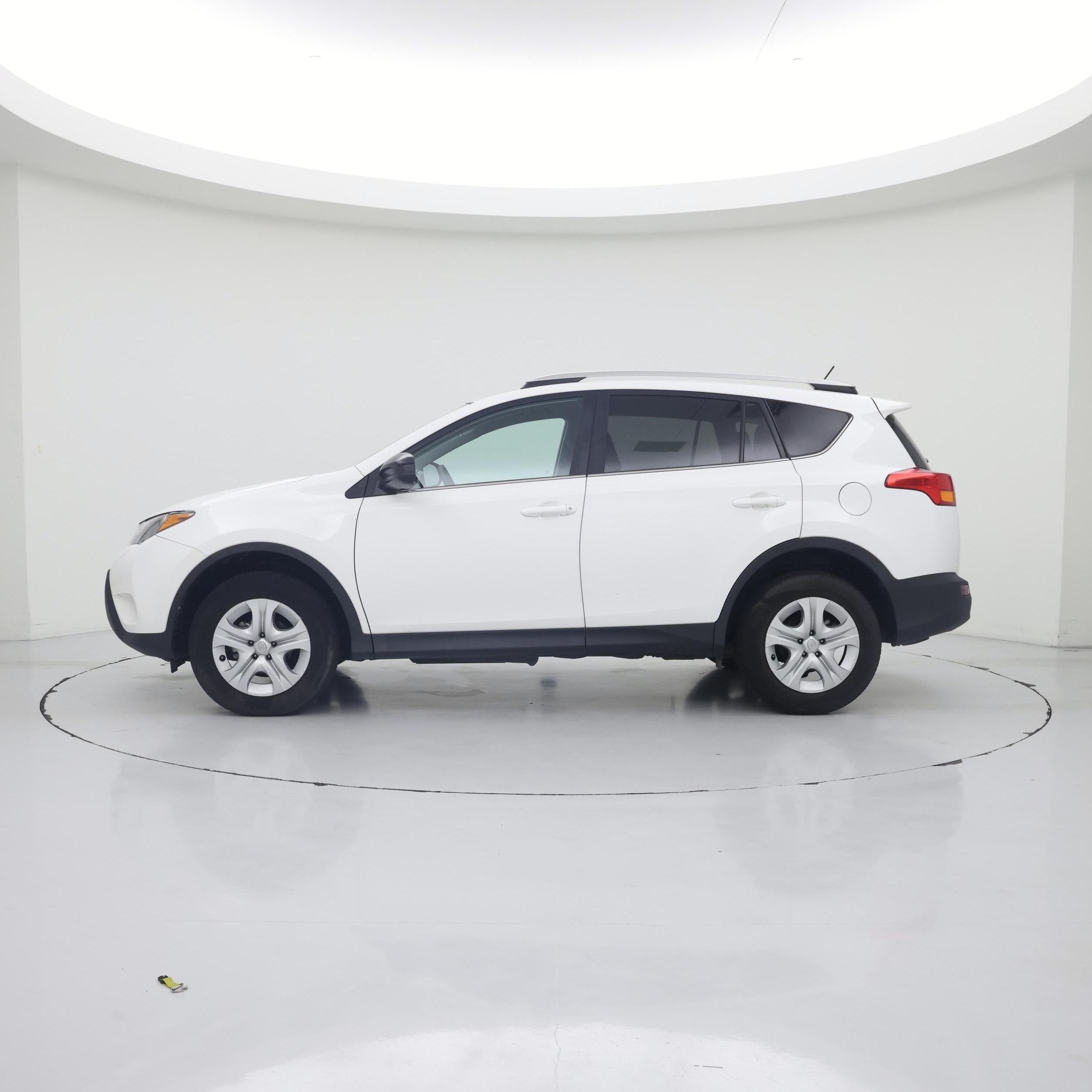 Thumbnail: 2015 Toyota RAV4 - 3
