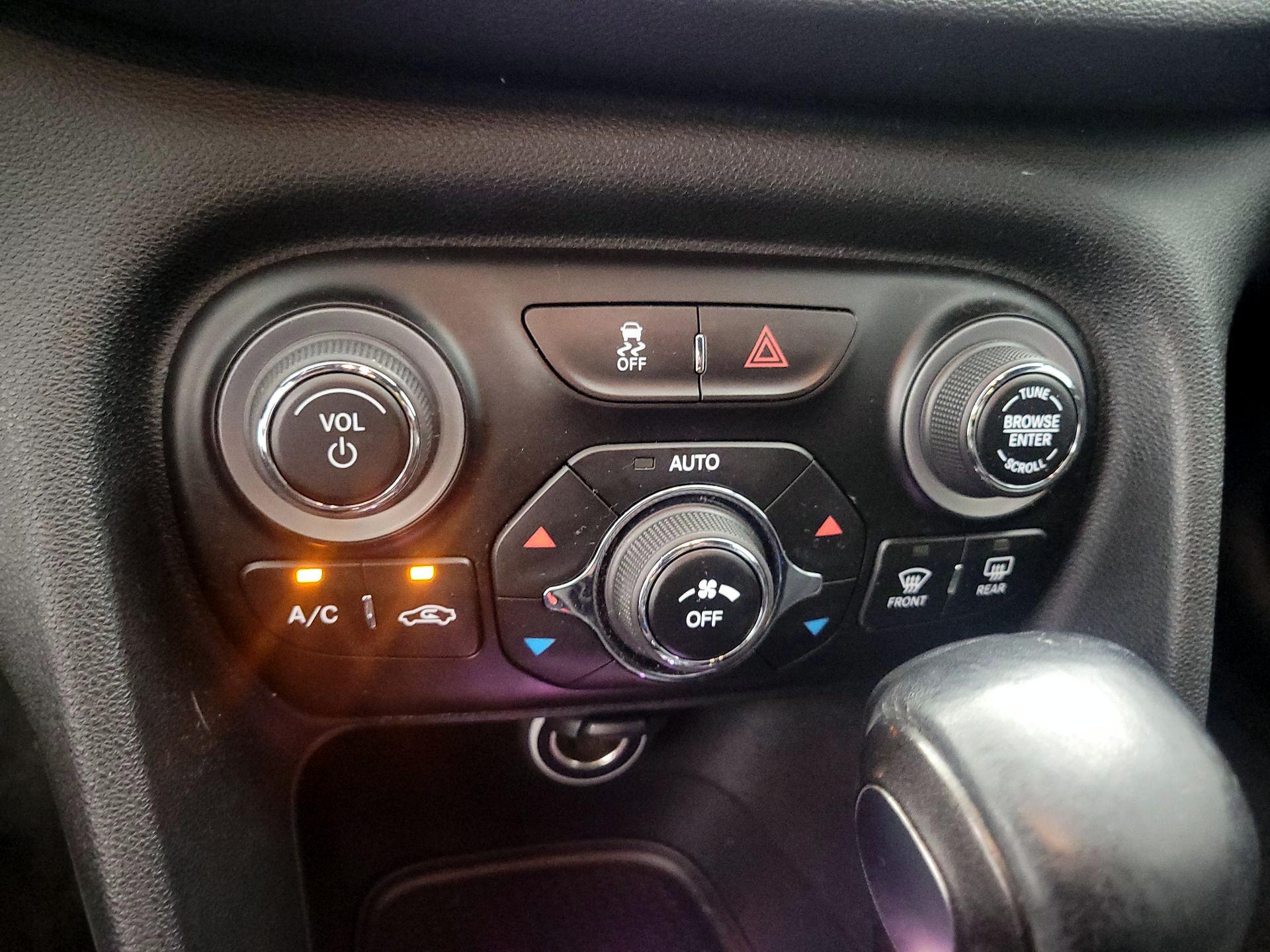 Thumbnail: 2016 Dodge Dart - 16