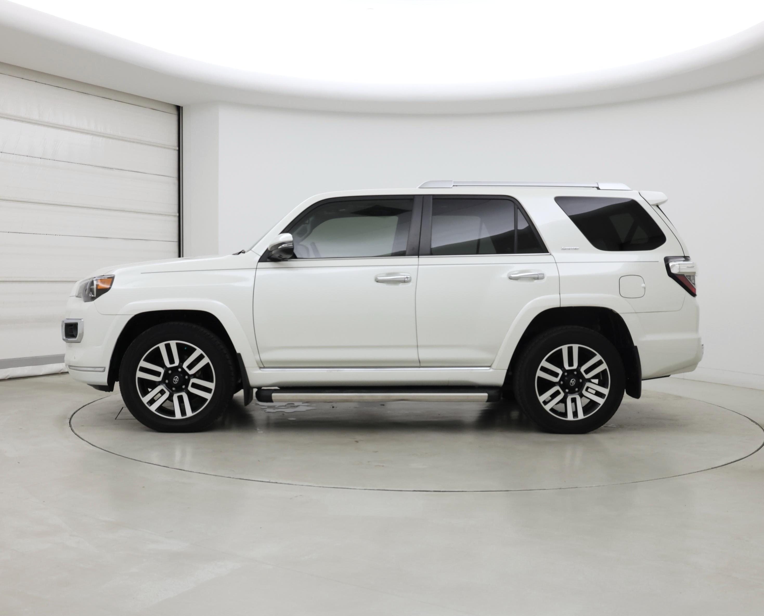 Thumbnail: 2022 Toyota 4Runner - 3