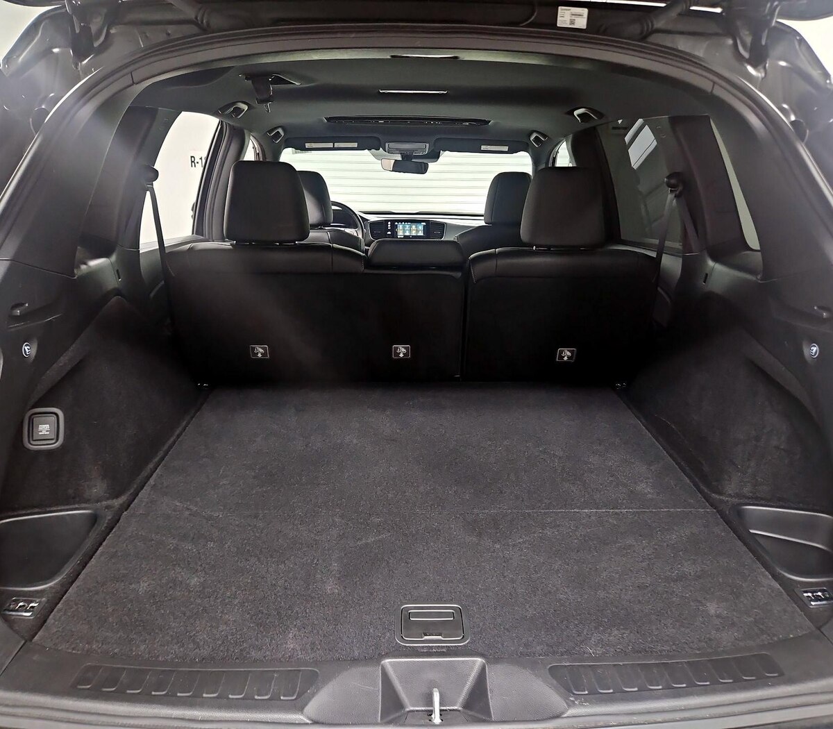 Trunk/Cargo (Seats Up)