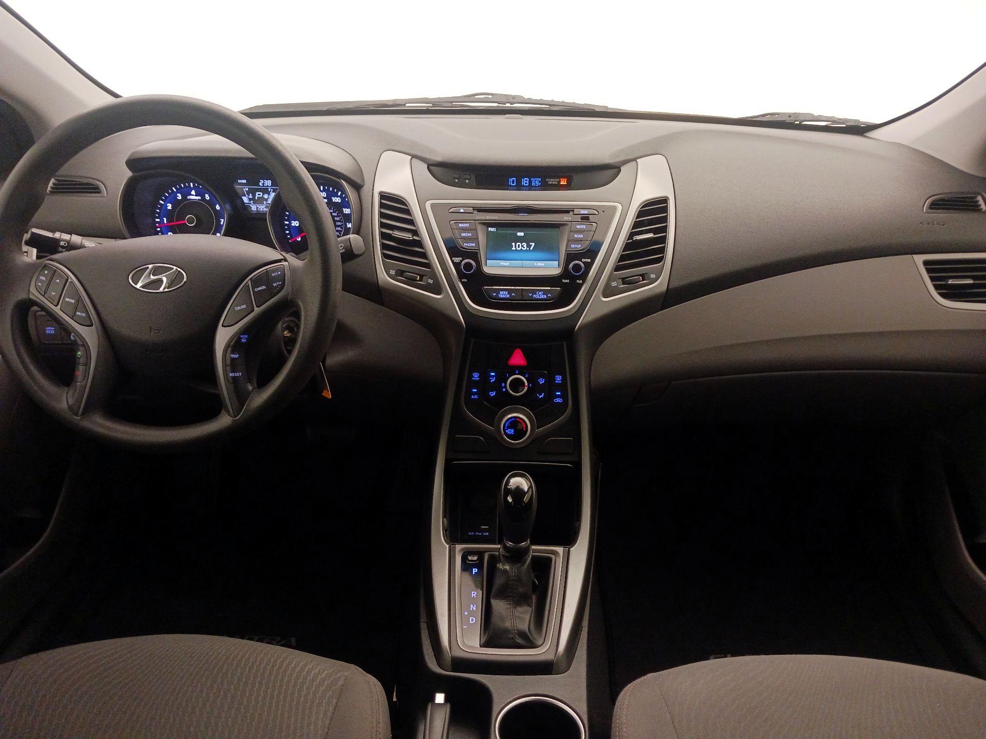 Thumbnail: 2015 Hyundai Elantra - 9