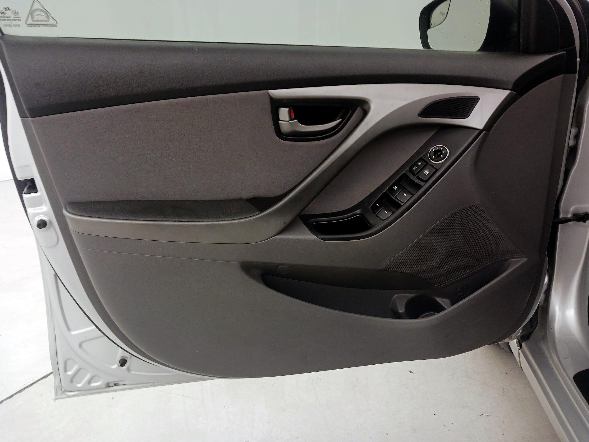 Thumbnail: 2015 Hyundai Elantra - 12