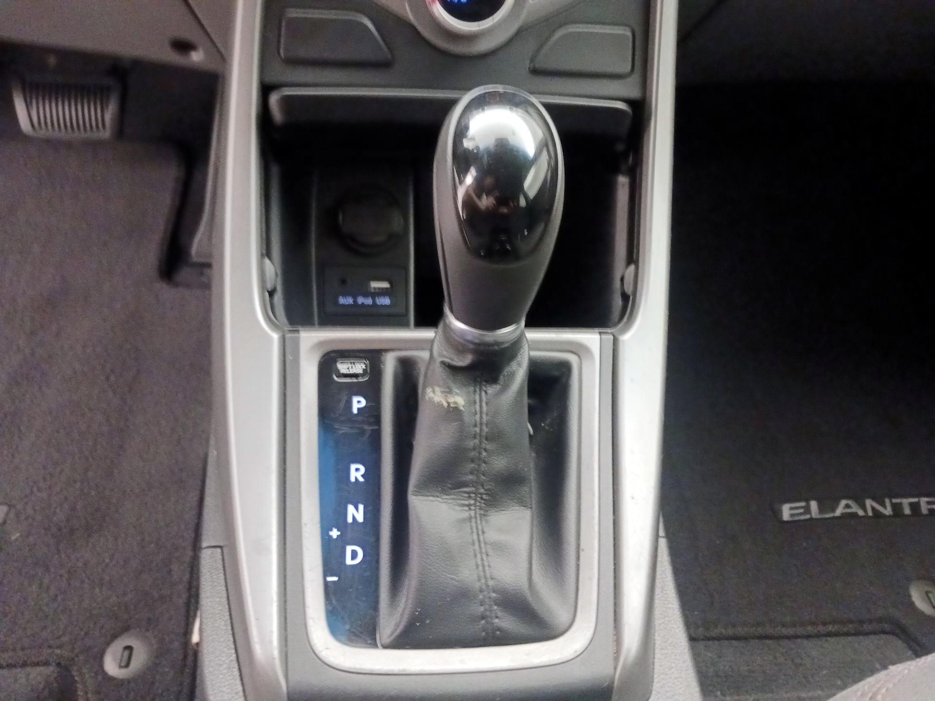 Thumbnail: 2015 Hyundai Elantra - 17