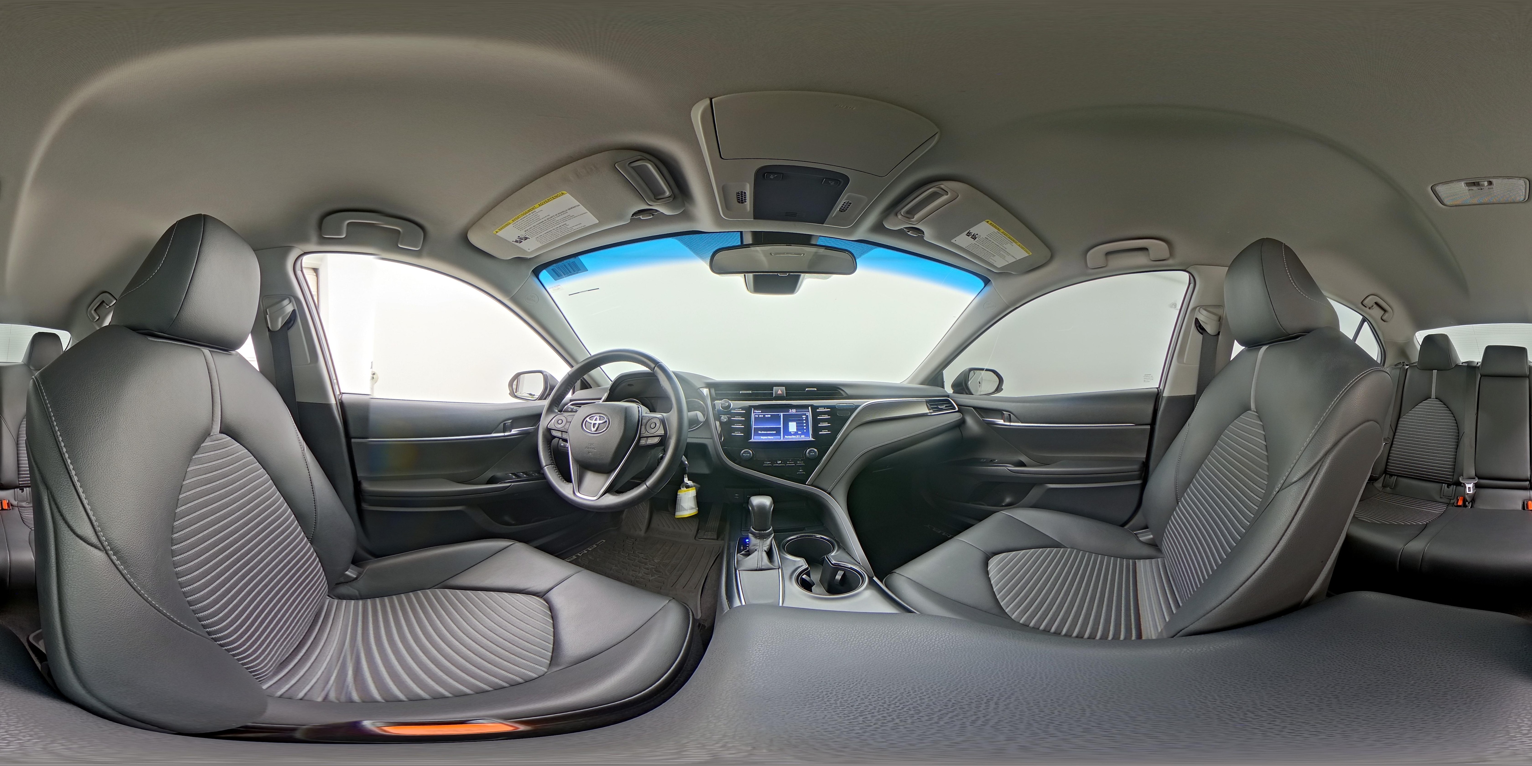 2018 Toyota Camry SE - Photo 24