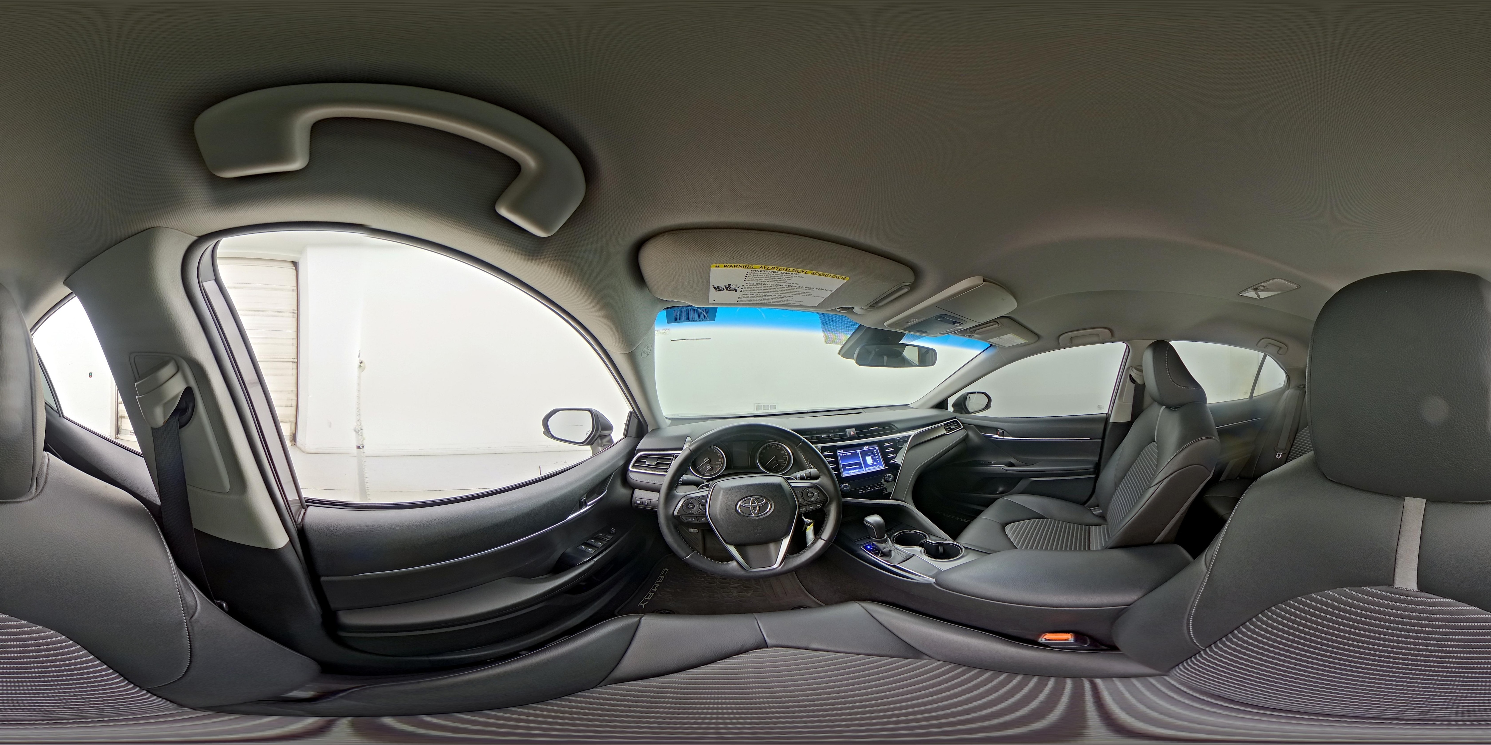 2018 Toyota Camry SE - Photo 26