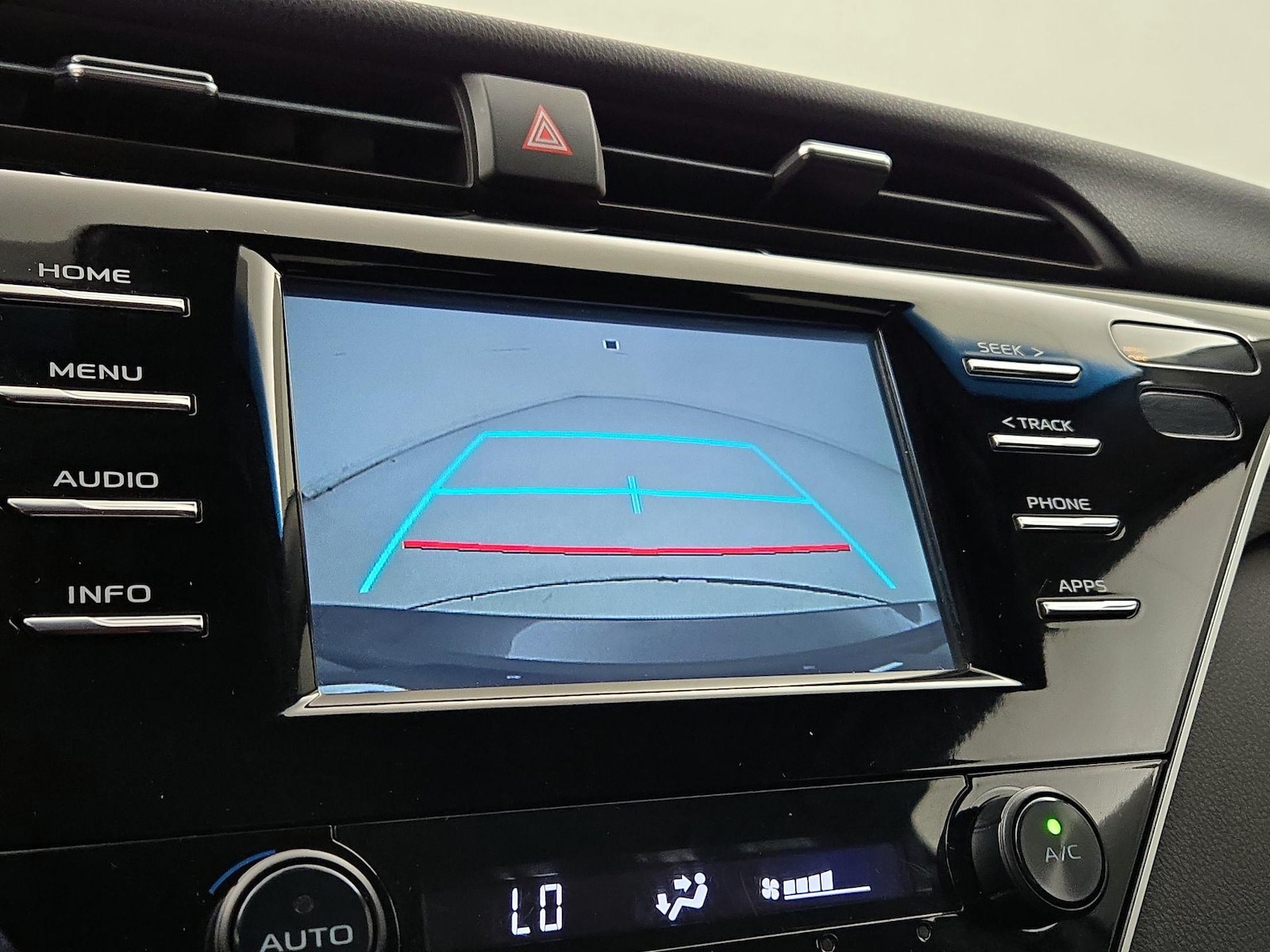 2018 Toyota Camry SE - Photo 15