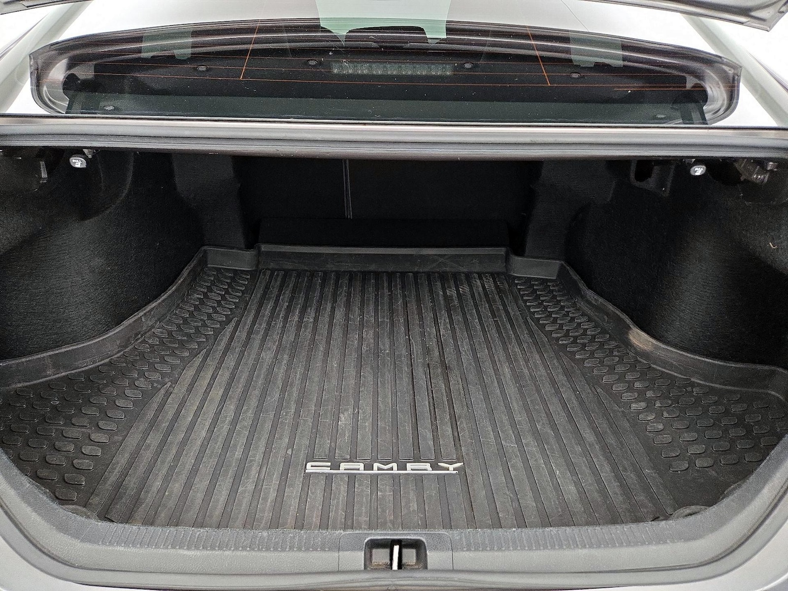 2018 Toyota Camry SE - Photo 21