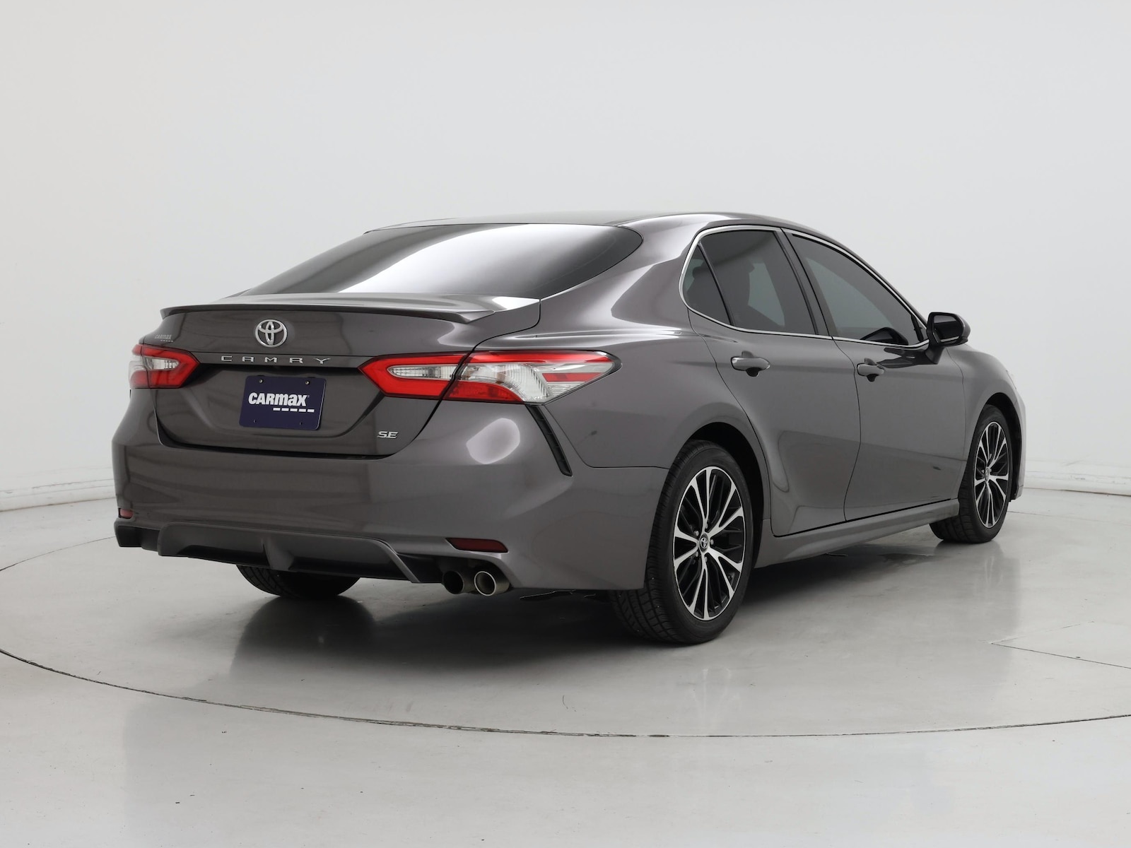 2018 Toyota Camry SE - Photo 9