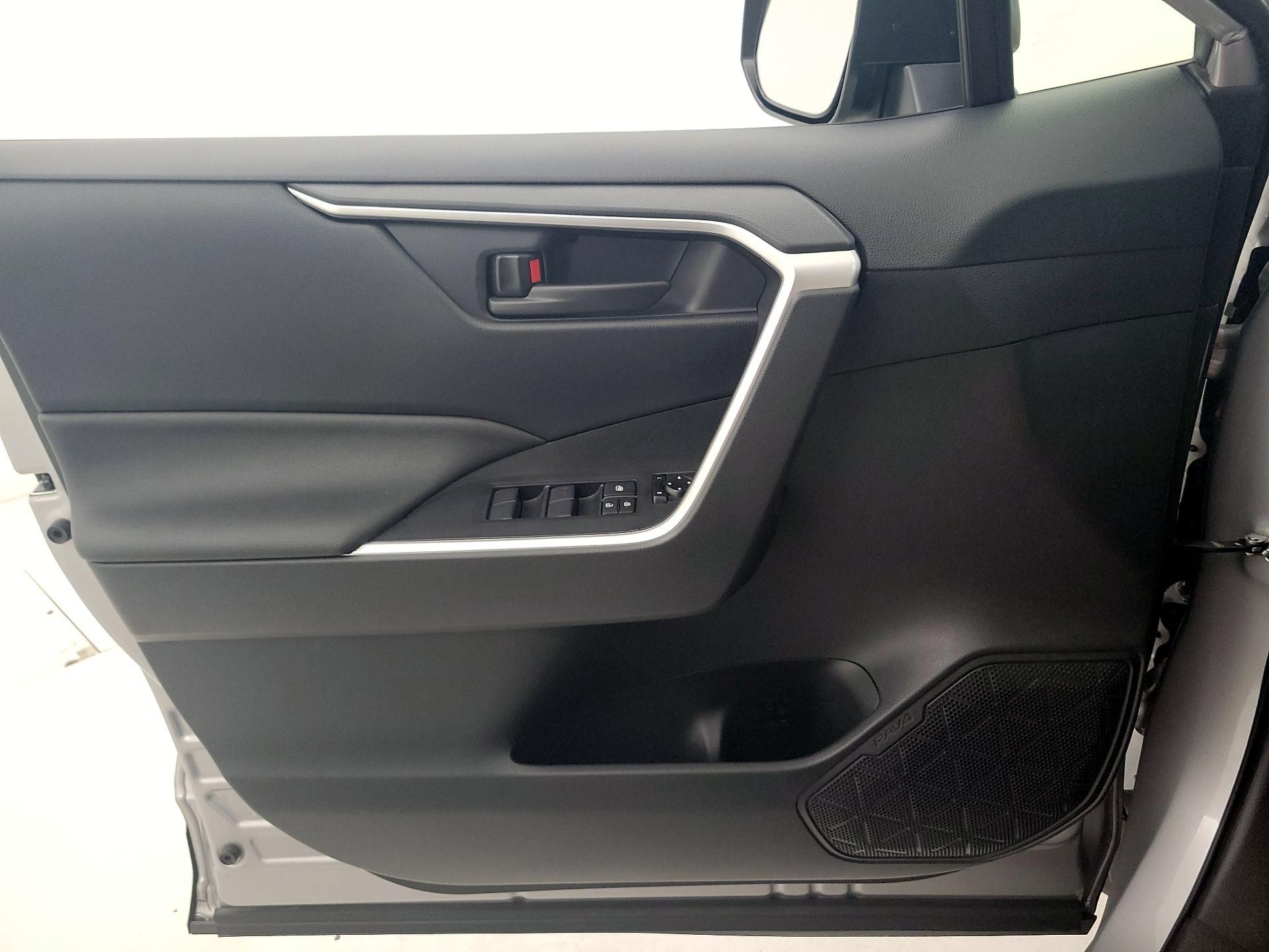 Thumbnail: 2025 Toyota RAV4 - 12